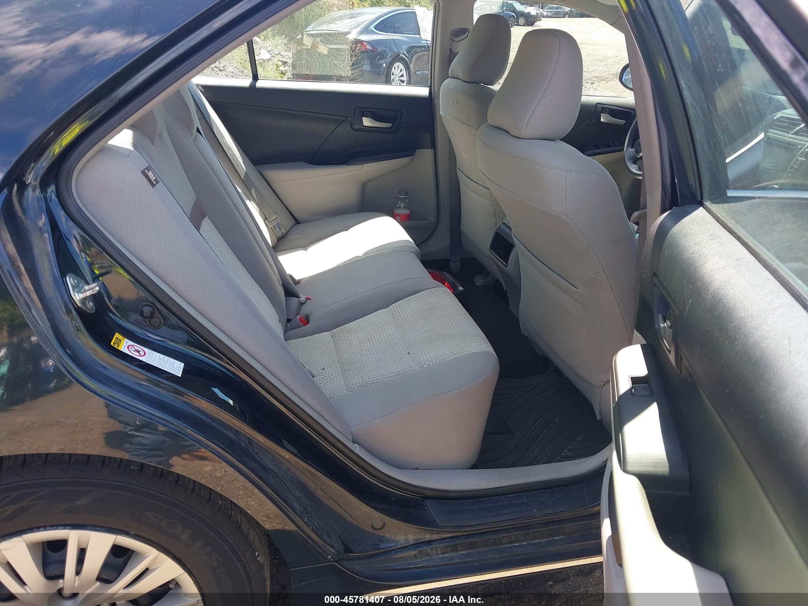 2014 Toyota Camry Le Green vin: 4T4BF1FK6ER438111