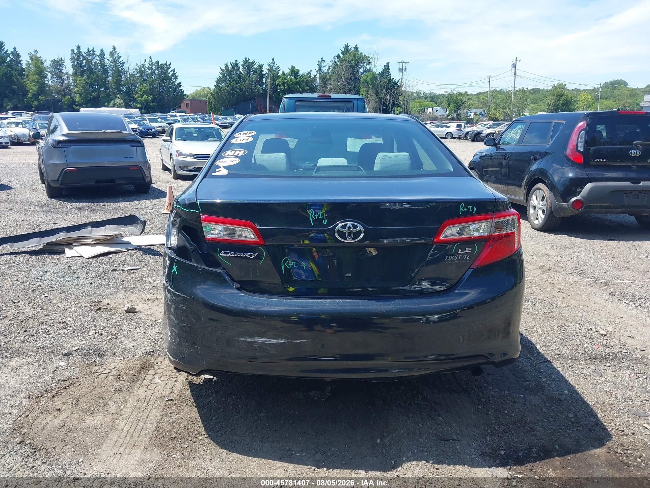 2014 Toyota Camry Le Green vin: 4T4BF1FK6ER438111