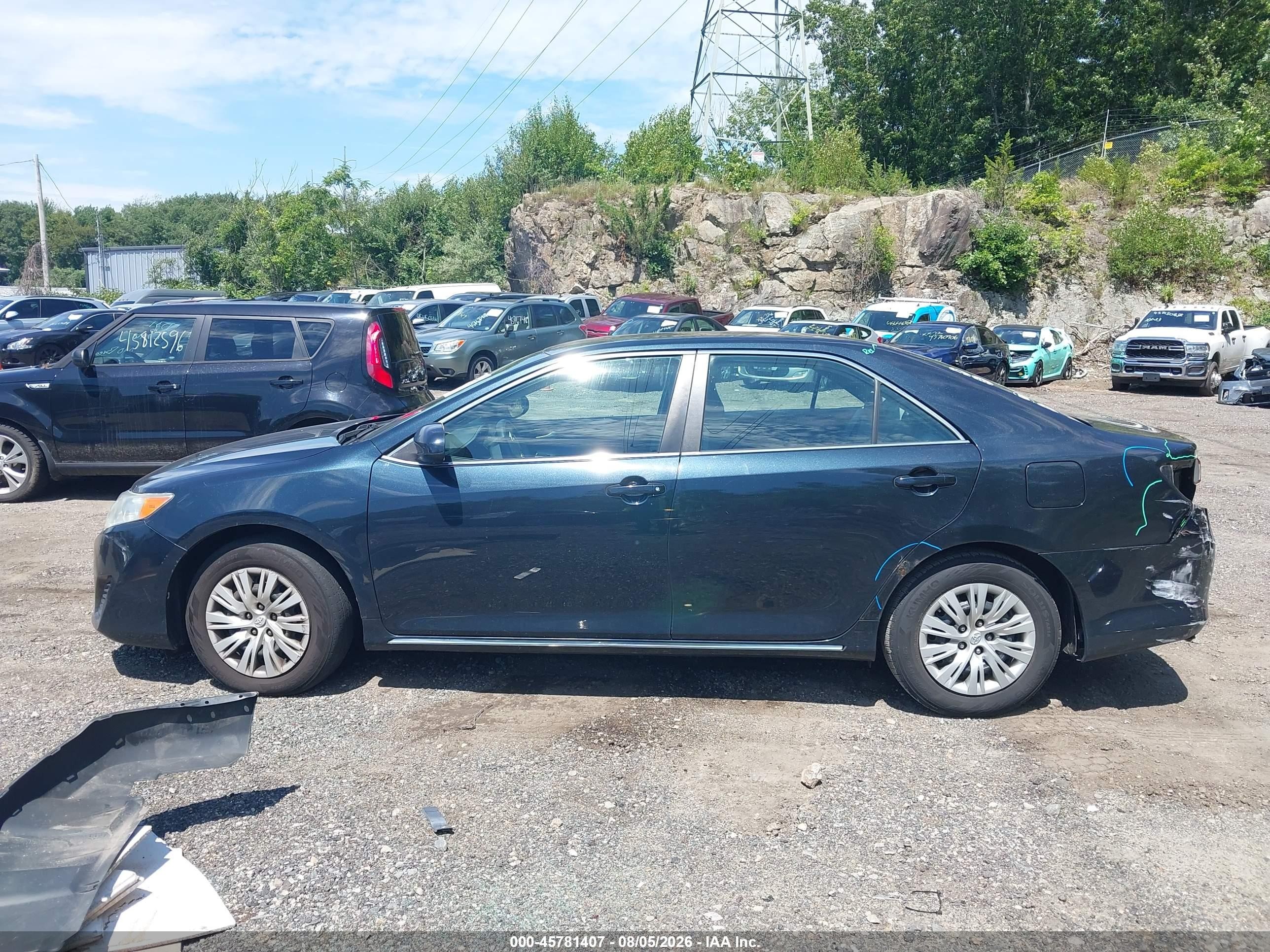 2014 Toyota Camry Le Green vin: 4T4BF1FK6ER438111