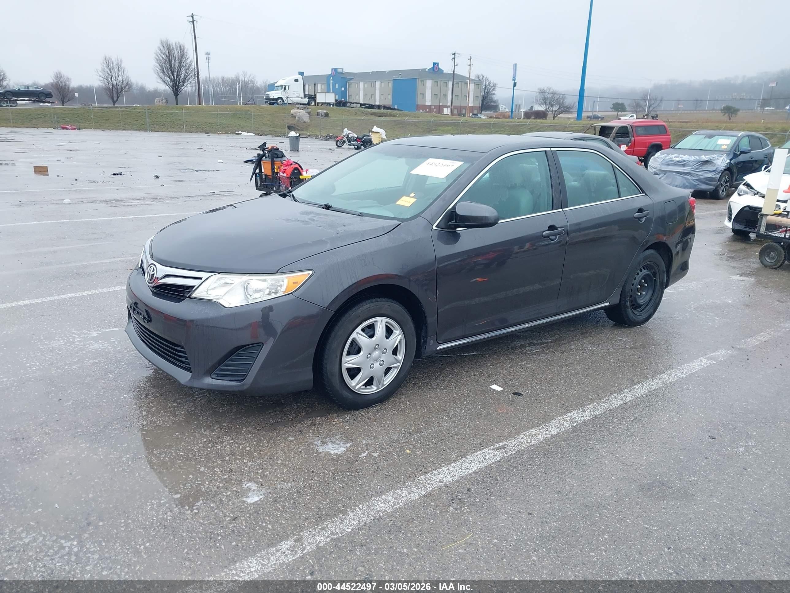 2014 Toyota Camry Le Gray vin: 4T4BF1FK6ER442126