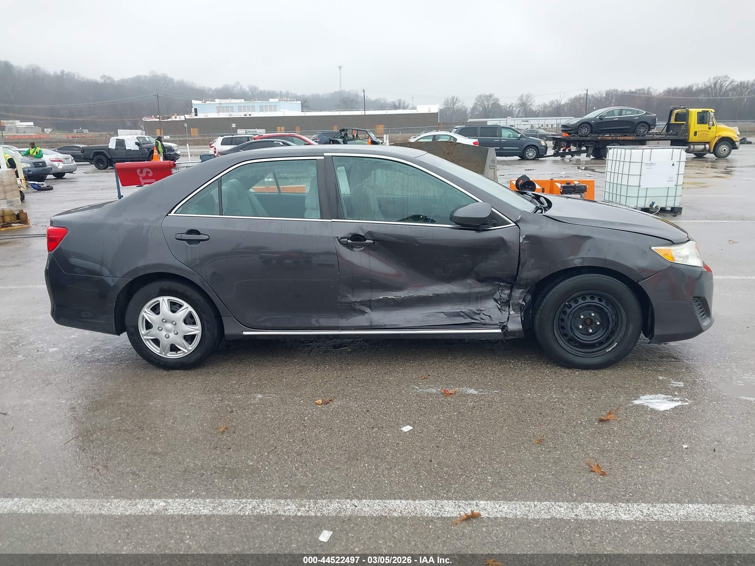 2014 Toyota Camry Le Gray vin: 4T4BF1FK6ER442126