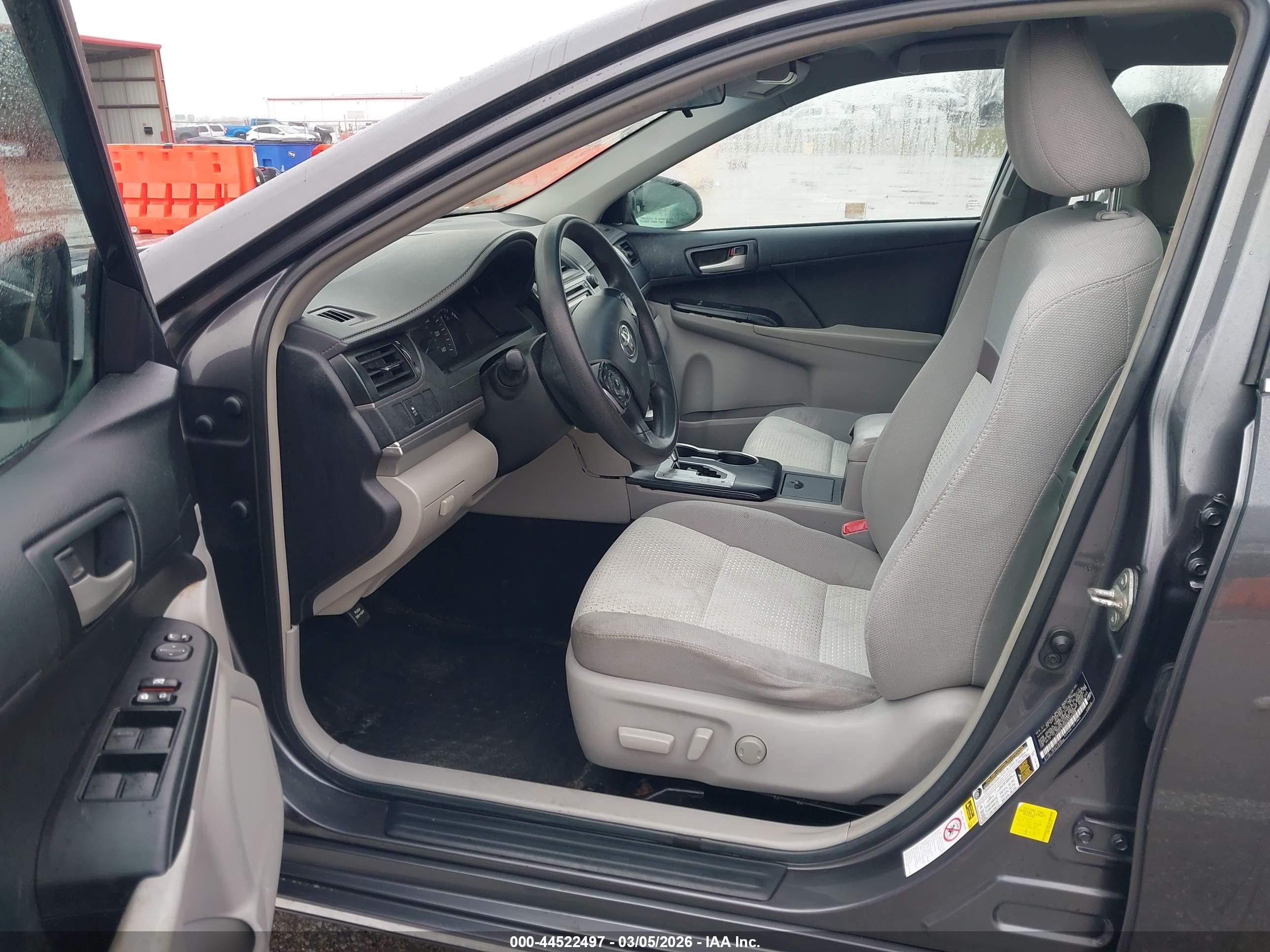 2014 Toyota Camry Le Gray vin: 4T4BF1FK6ER442126