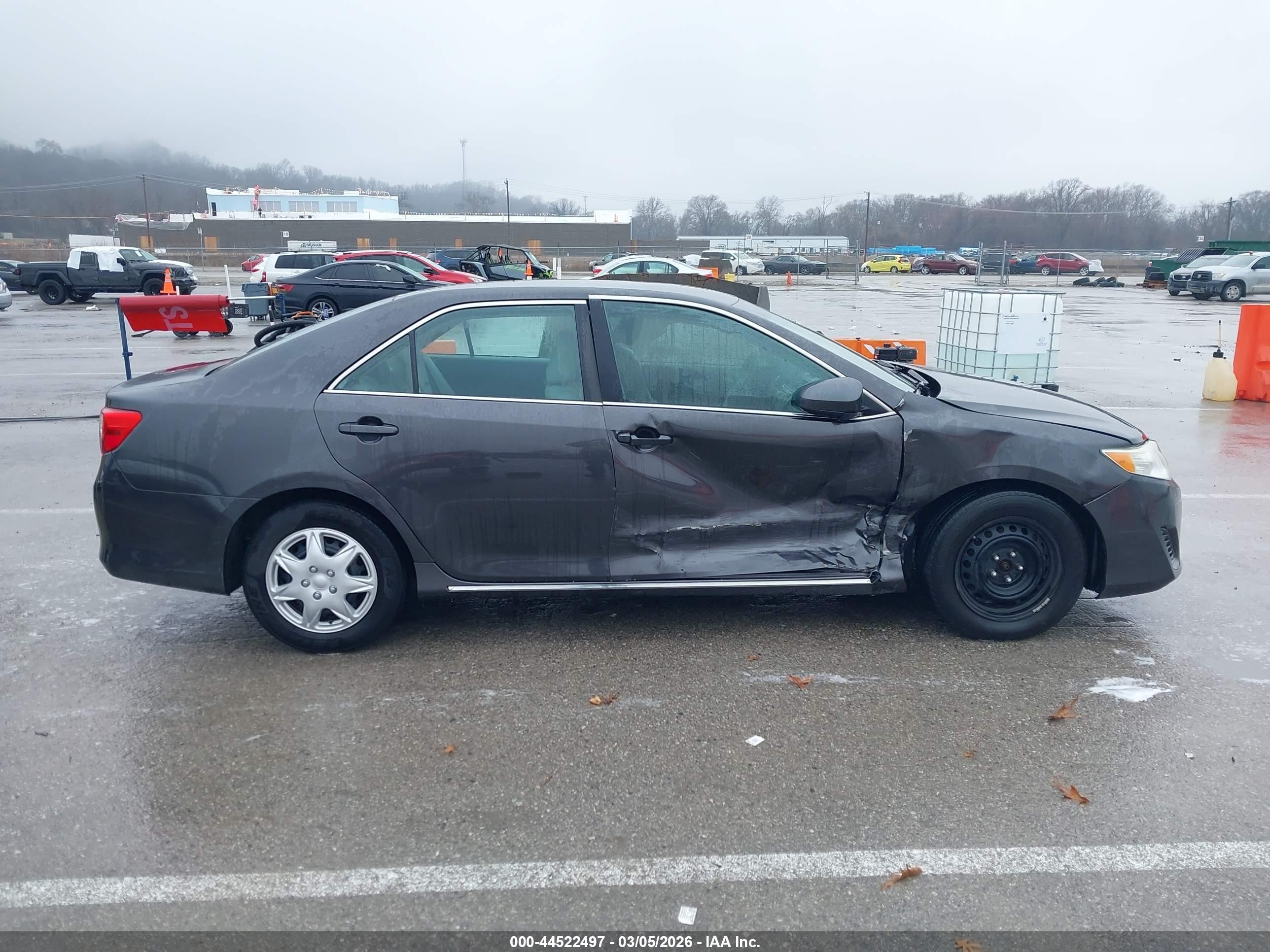 2014 Toyota Camry Le Gray vin: 4T4BF1FK6ER442126