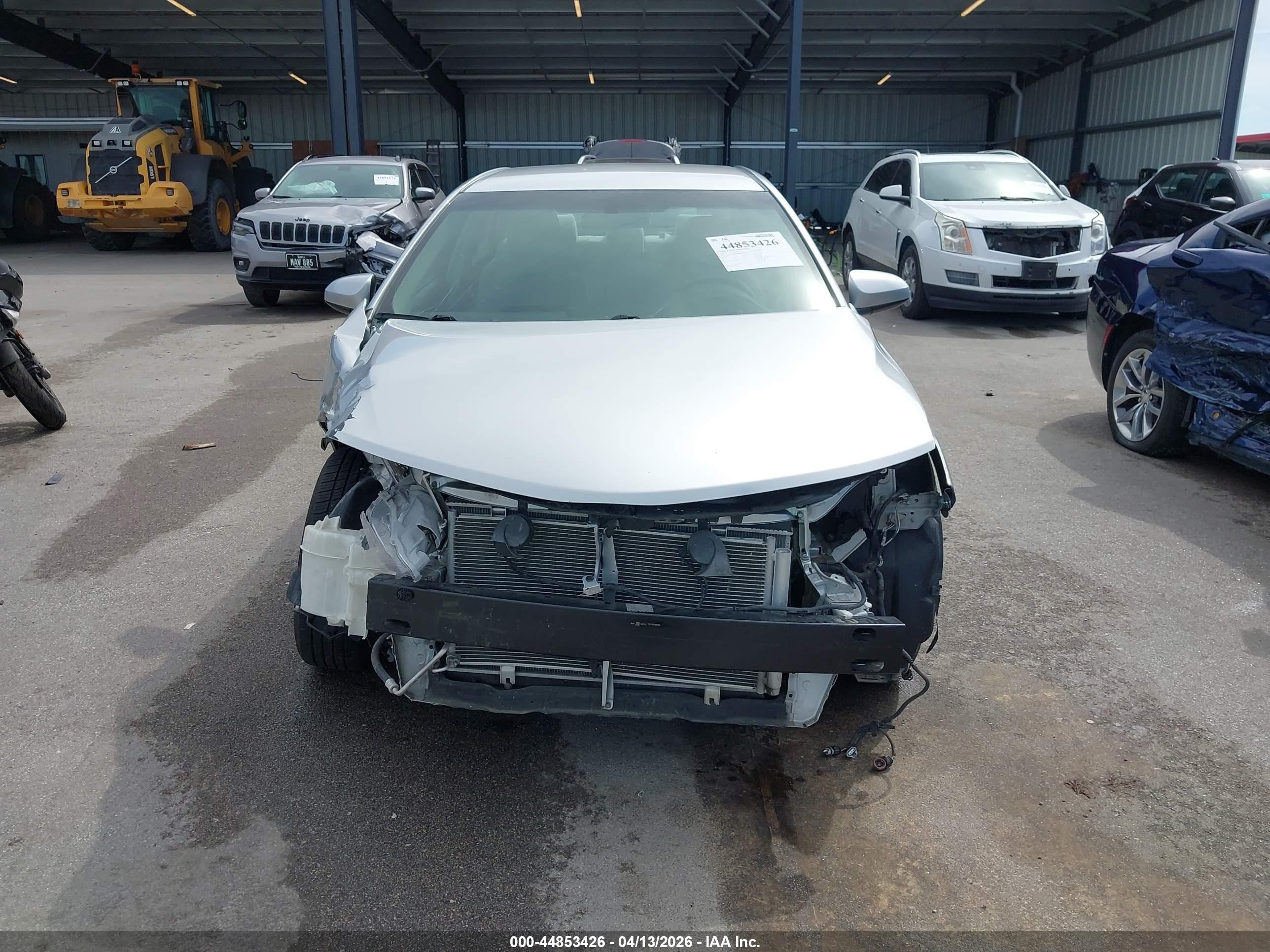 2014 Toyota Camry Le Серебряный vin: 4T4BF1FK6ER443857