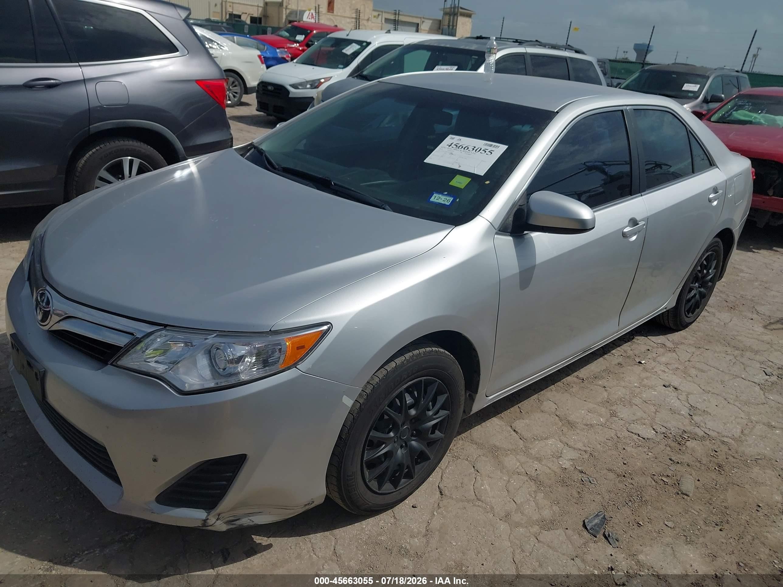 2014 Toyota Camry Le Silver vin: 4T4BF1FK6ER444796