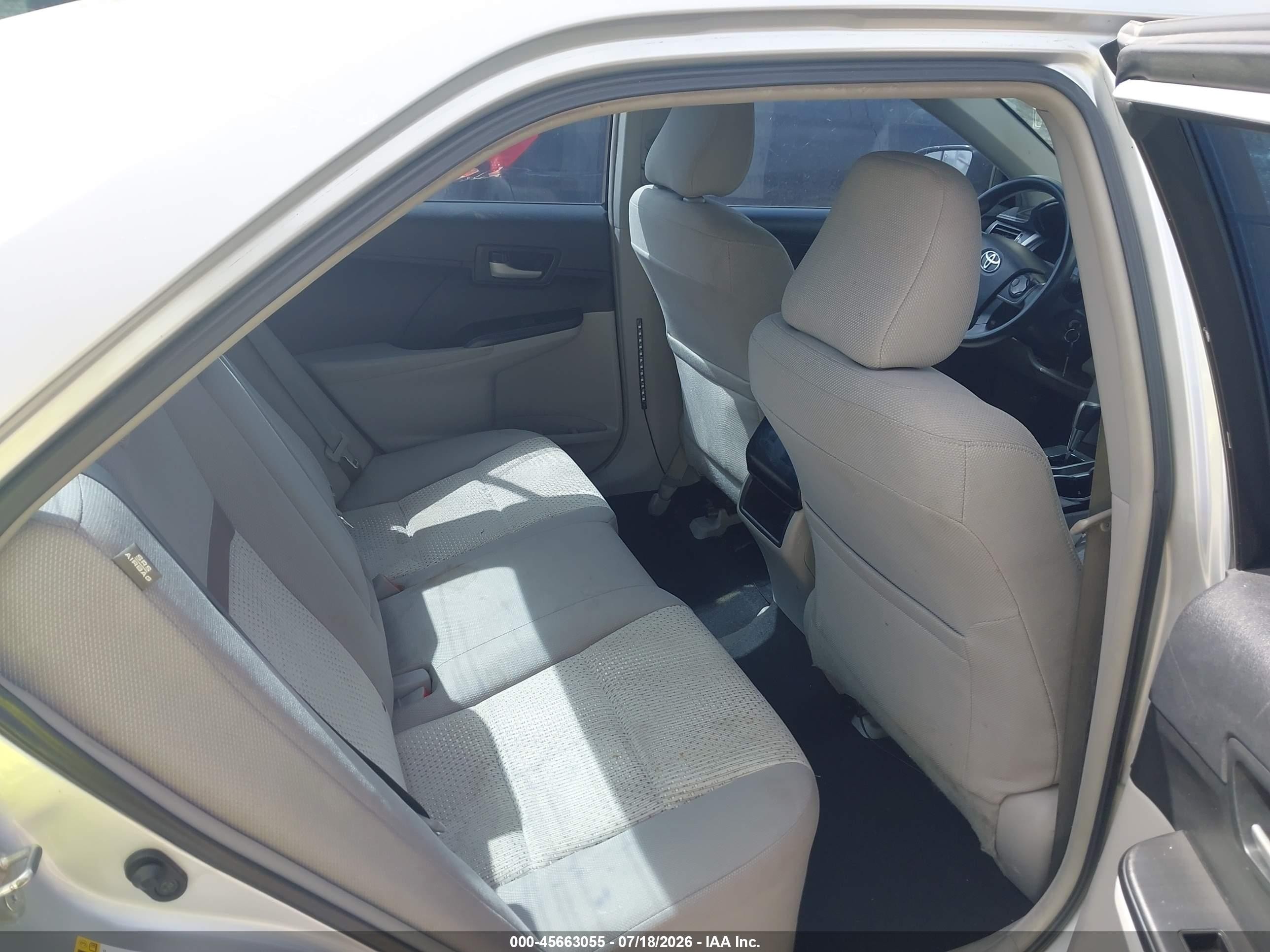 2014 Toyota Camry Le Silver vin: 4T4BF1FK6ER444796
