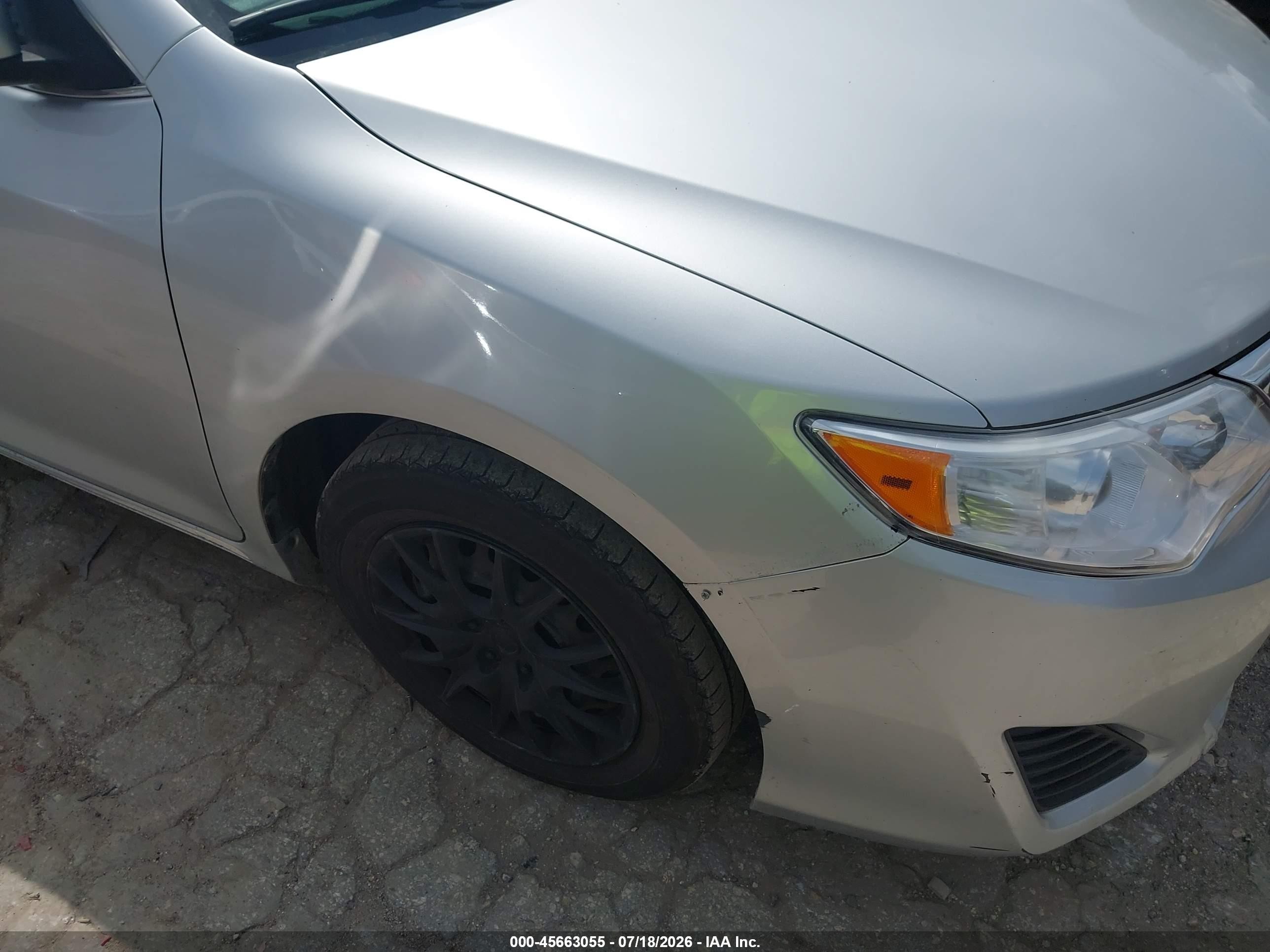 2014 Toyota Camry Le Silver vin: 4T4BF1FK6ER444796