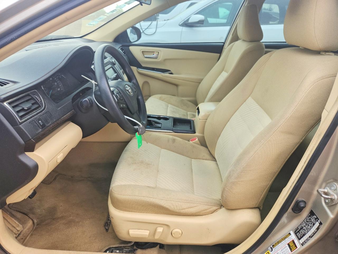 2015 Toyota Camry Le Beige vin: 4T4BF1FK6FR450518