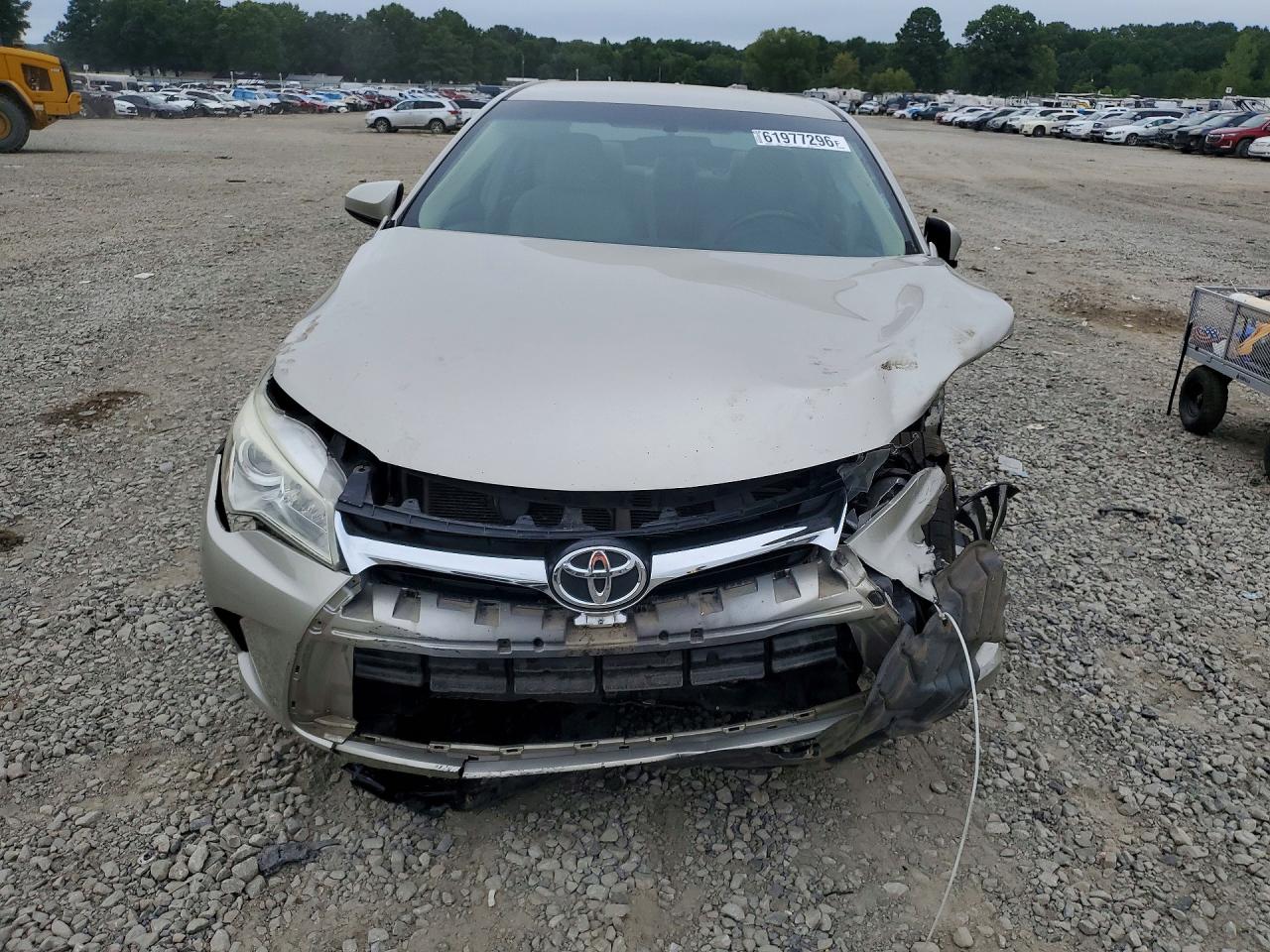 2015 Toyota Camry Le Золотой vin: 4T4BF1FK6FR460174