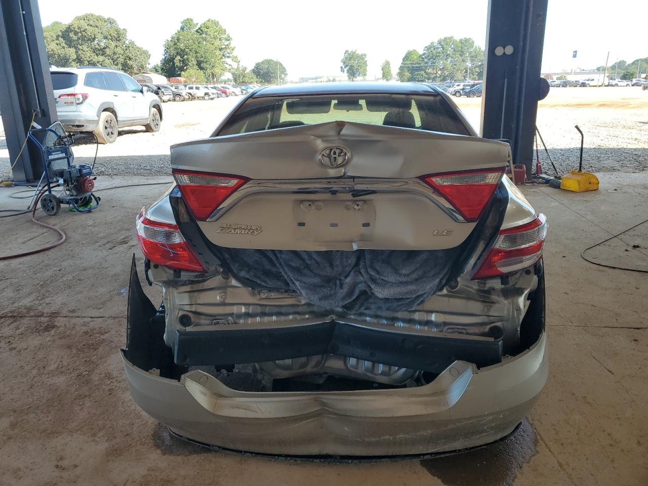 2015 Toyota Camry Le Silver vin: 4T4BF1FK6FR469277