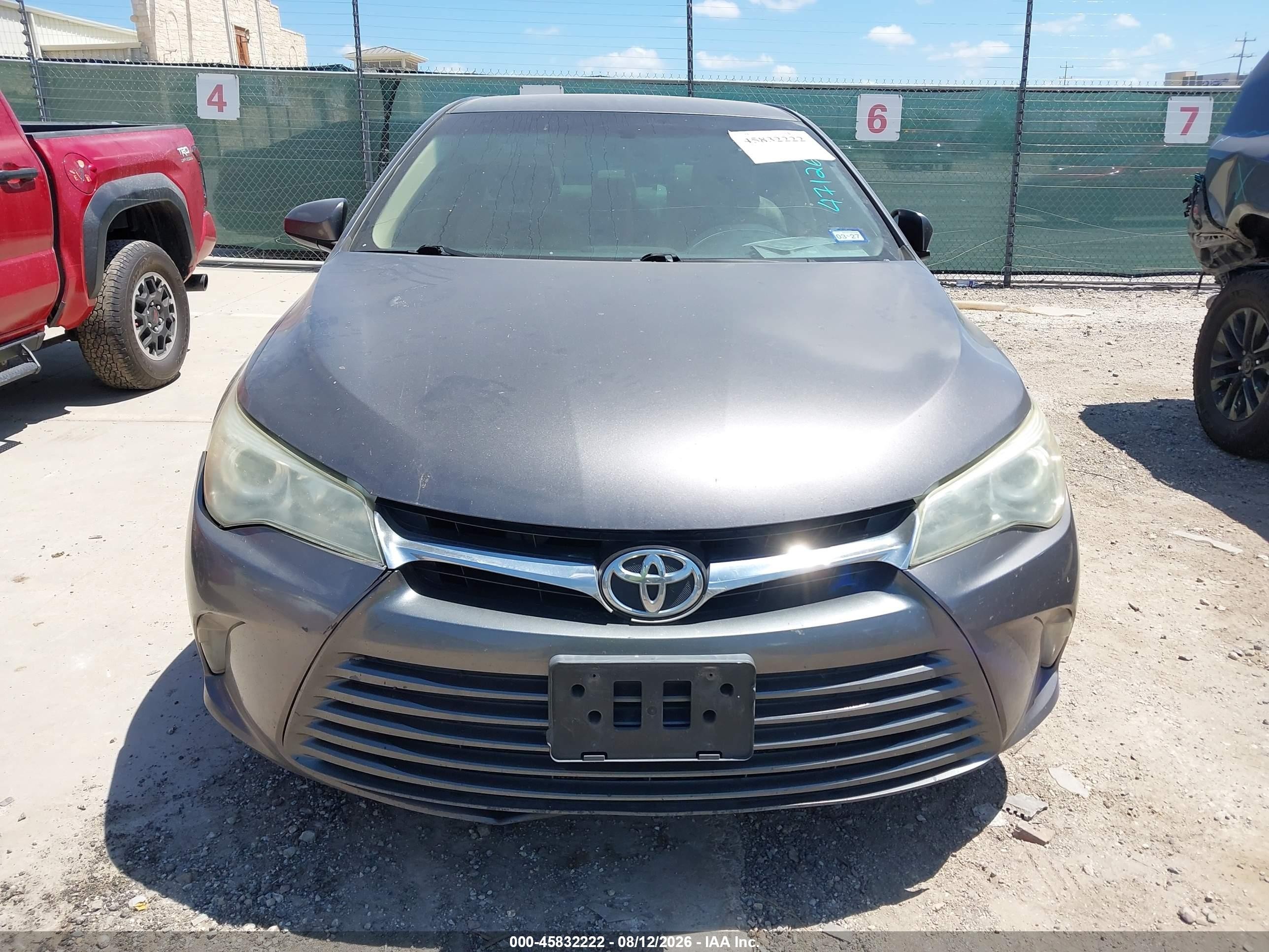2015 Toyota Camry Le Gray vin: 4T4BF1FK6FR471269