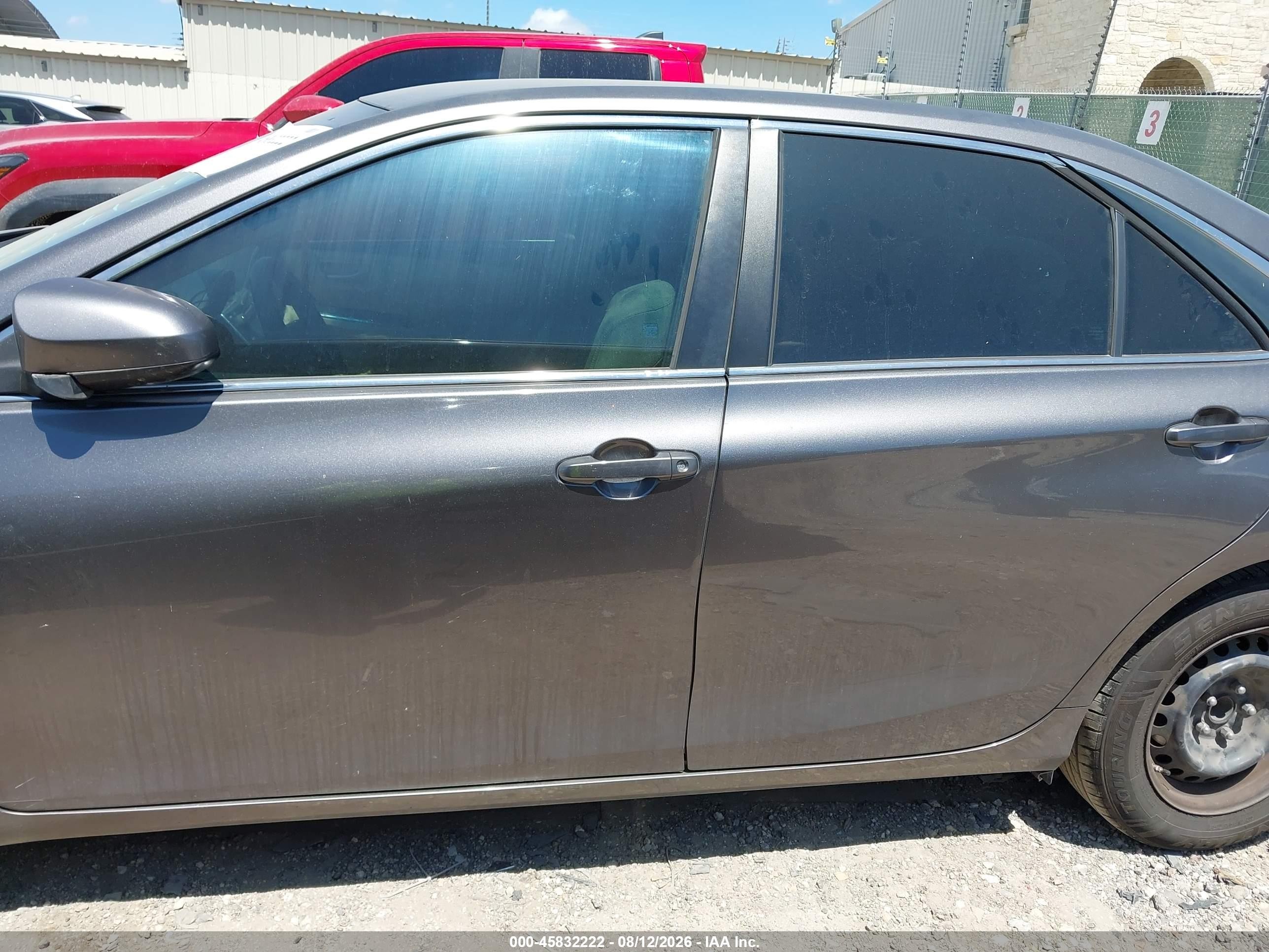 2015 Toyota Camry Le Gray vin: 4T4BF1FK6FR471269