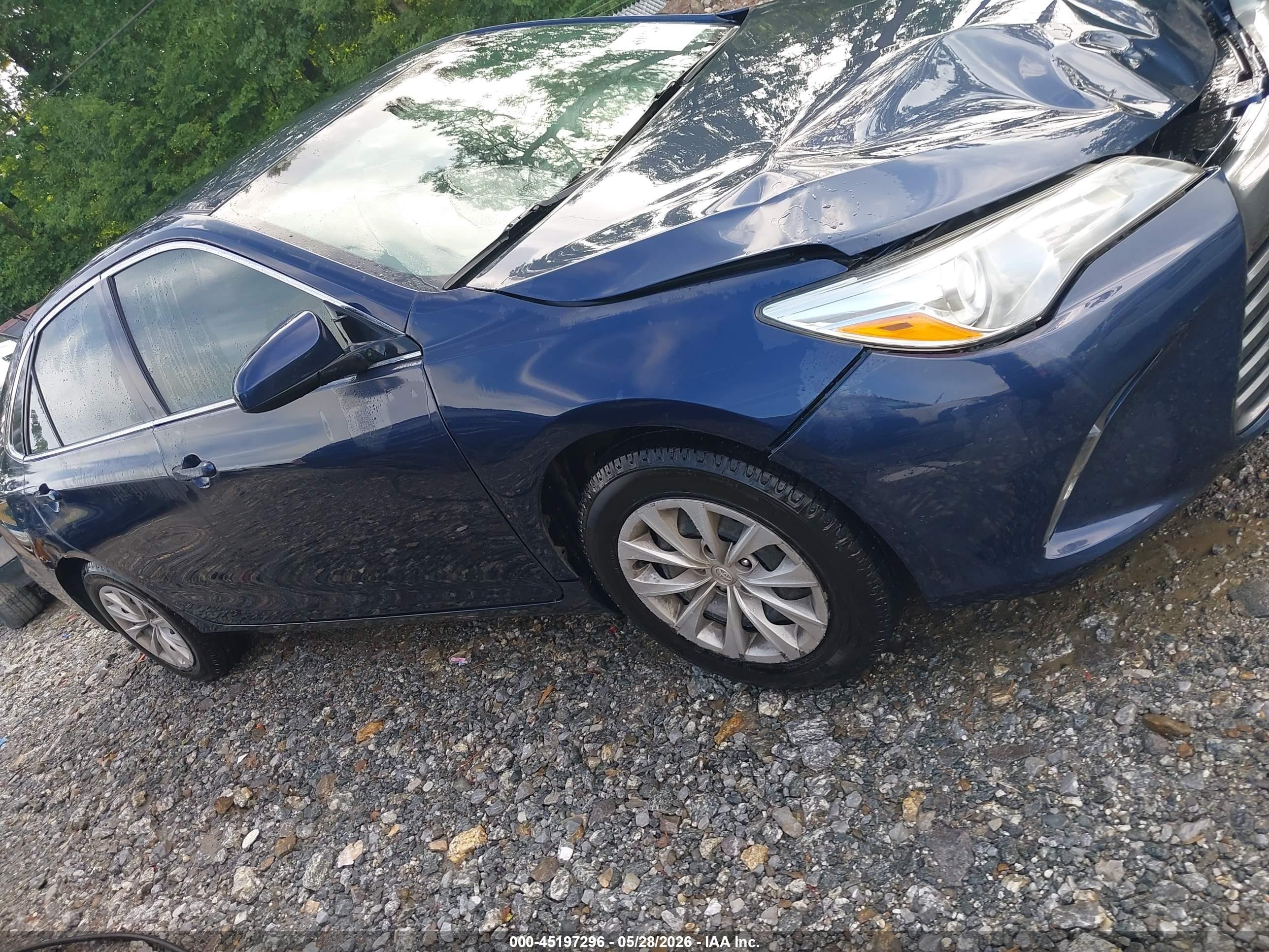 2015 Toyota Camry Le Синий vin: 4T4BF1FK6FR478416