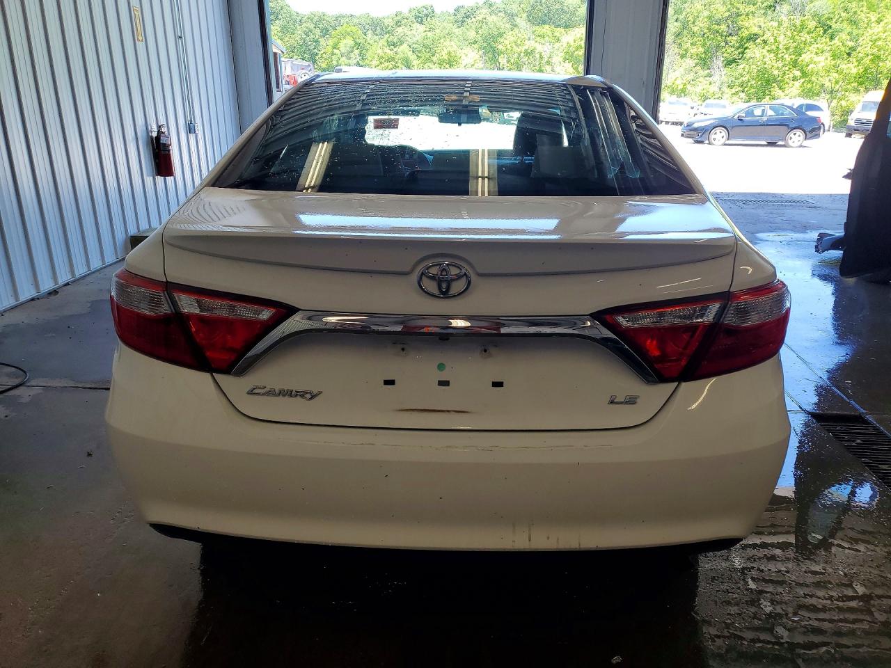 2015 Toyota Camry Le White vin: 4T4BF1FK6FR485429