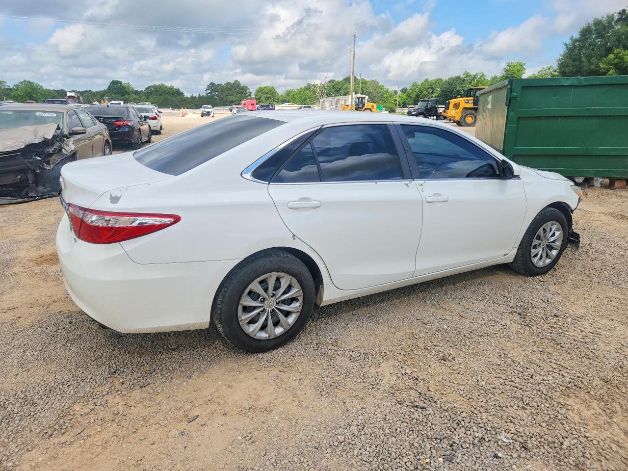 2015 Toyota Camry Le White vin: 4T4BF1FK6FR494602