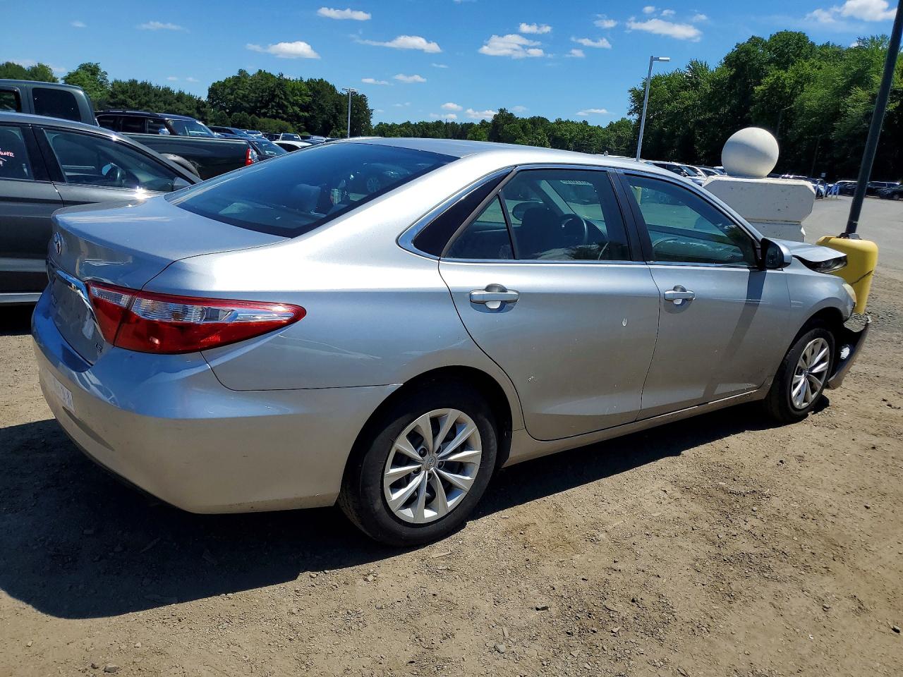 2015 Toyota Camry Le Silver vin: 4T4BF1FK6FR499007
