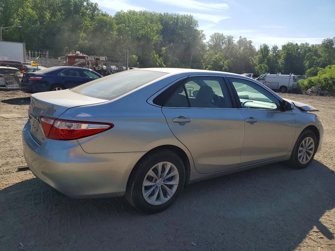 2015 Toyota Camry Le Silver vin: 4T4BF1FK6FR499251
