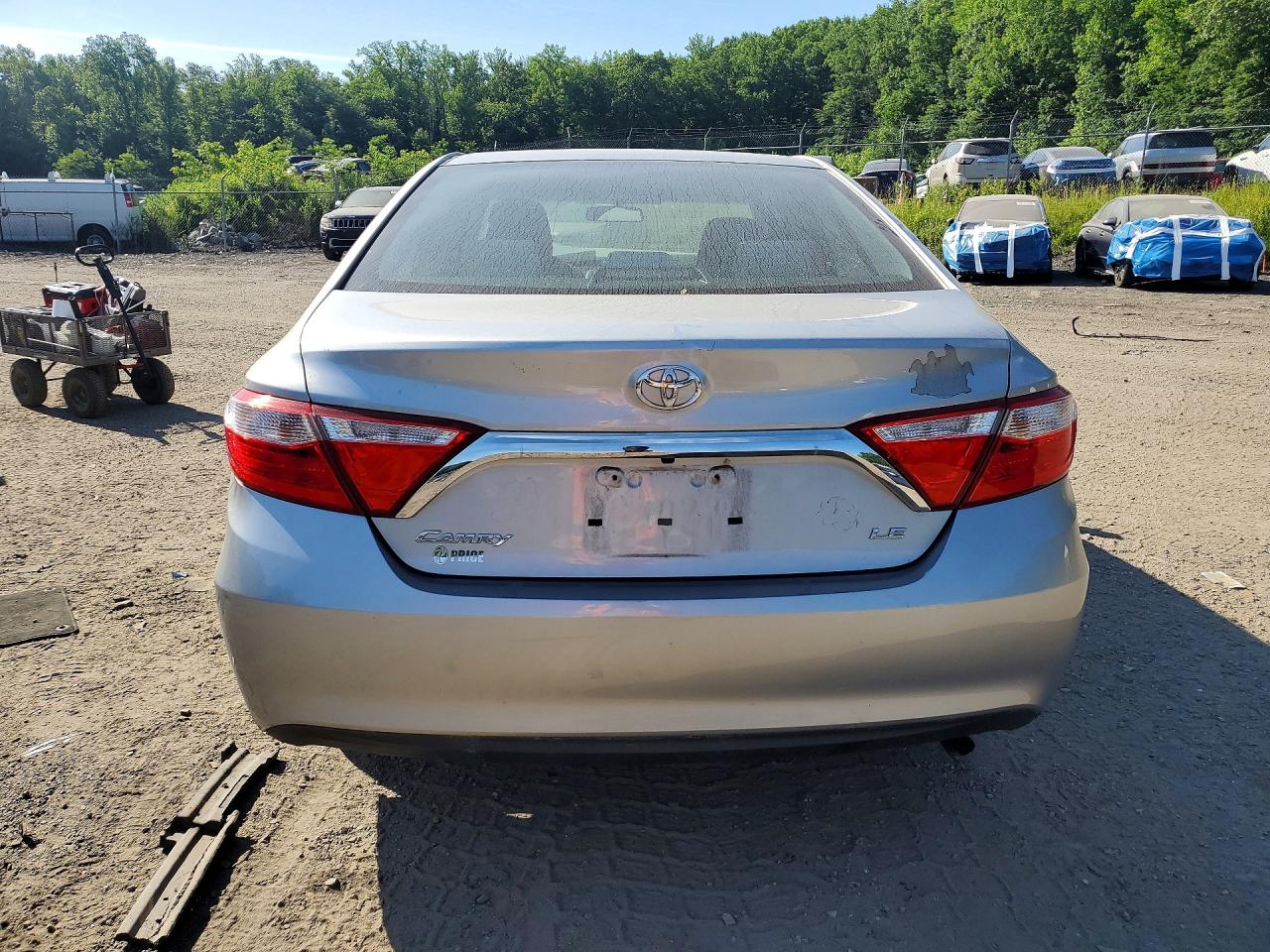 2015 Toyota Camry Le Silver vin: 4T4BF1FK6FR499251