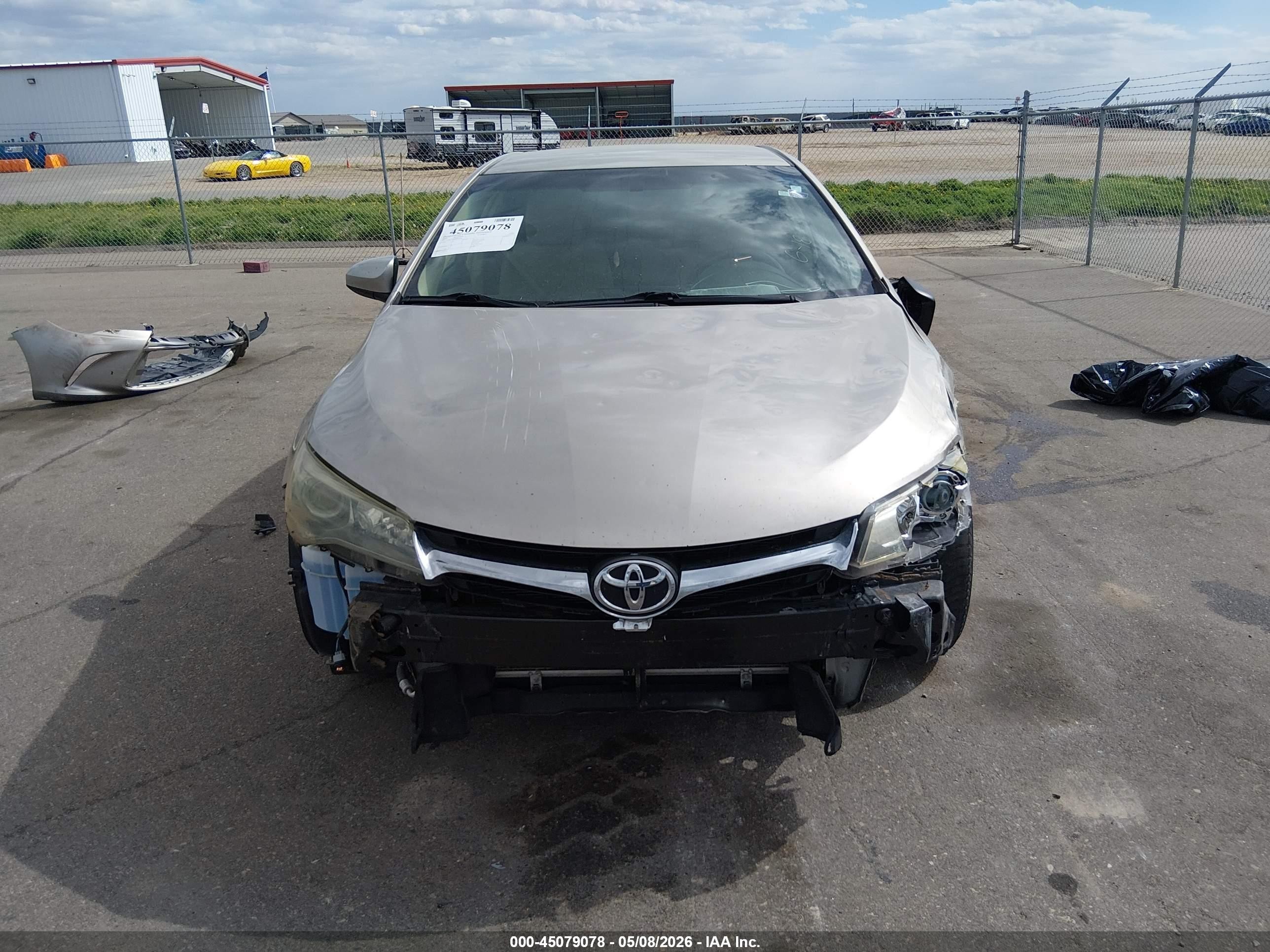 2015 Toyota Camry Le Tan vin: 4T4BF1FK6FR507672