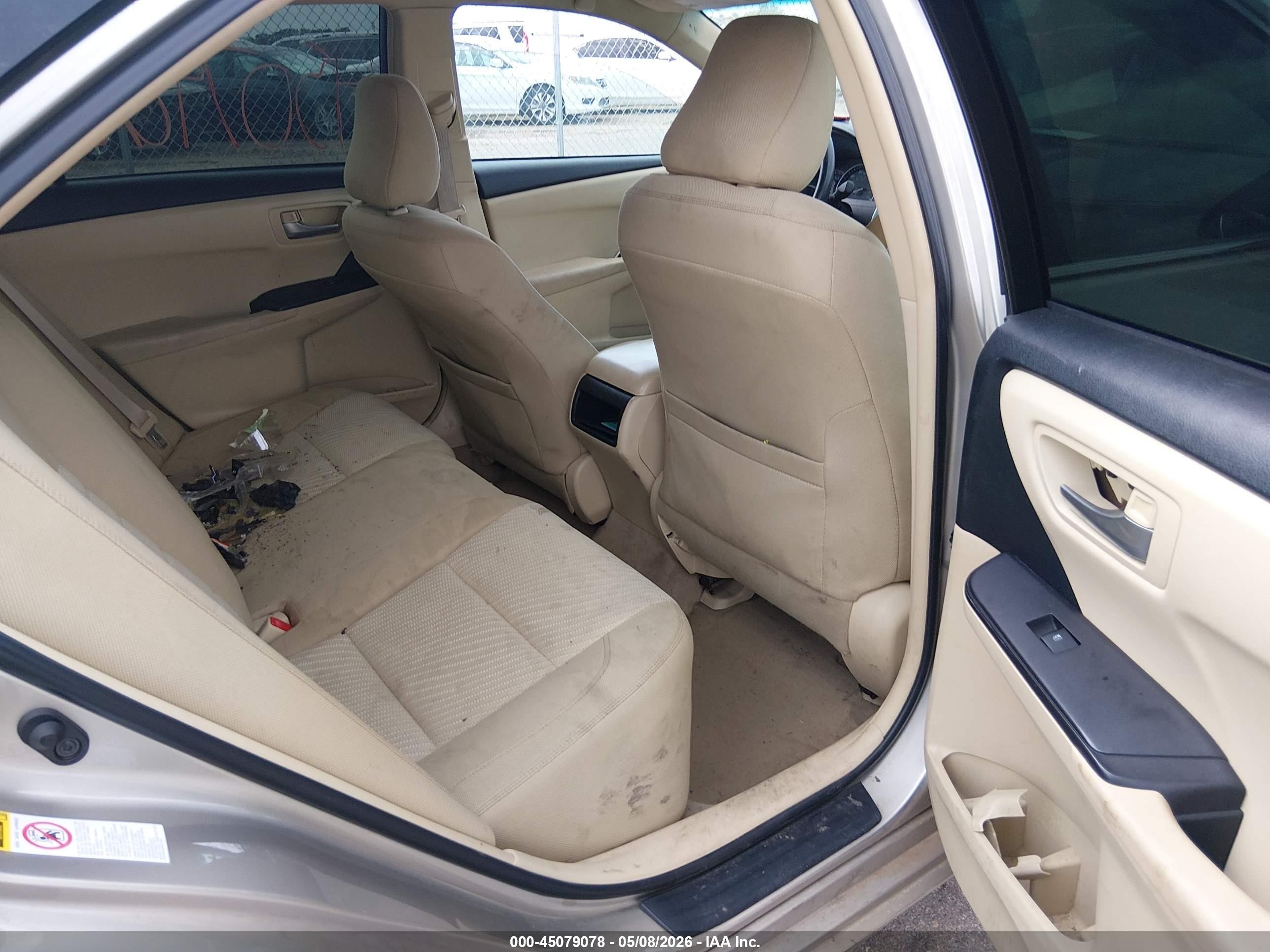 2015 Toyota Camry Le Tan vin: 4T4BF1FK6FR507672