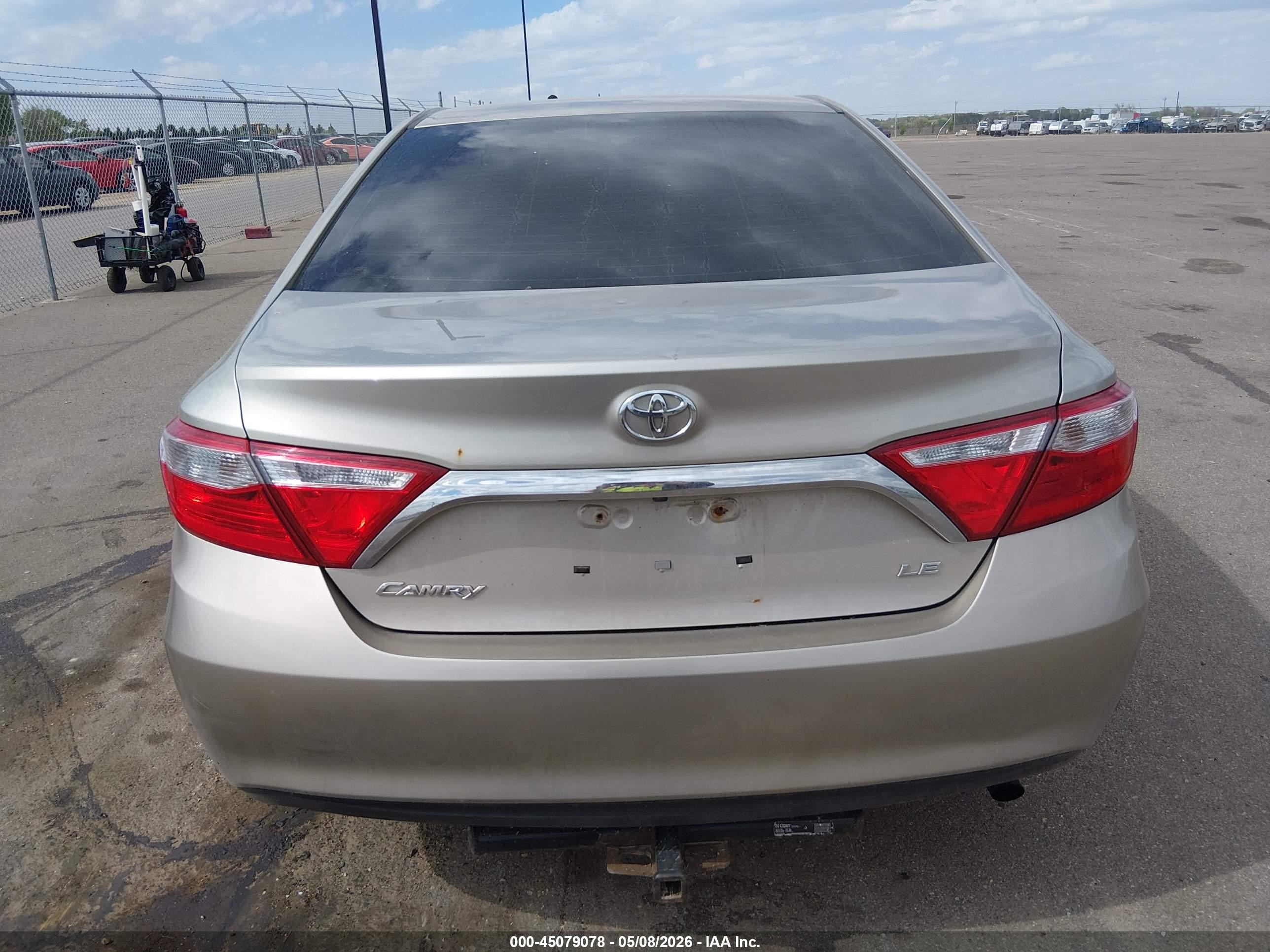 2015 Toyota Camry Le Tan vin: 4T4BF1FK6FR507672