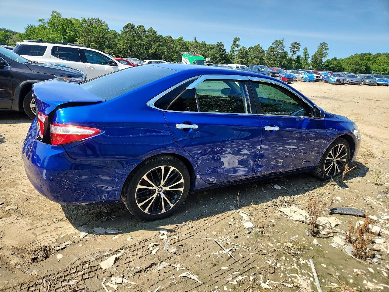2015 Toyota Camry Le Blue vin: 4T4BF1FK6FR511284
