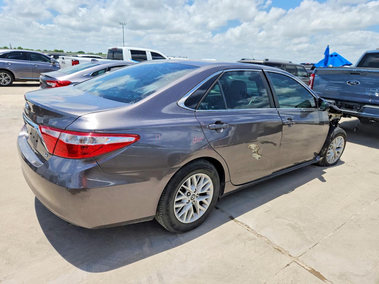 2016 Toyota Camry Le Gray vin: 4T4BF1FK6GR547901