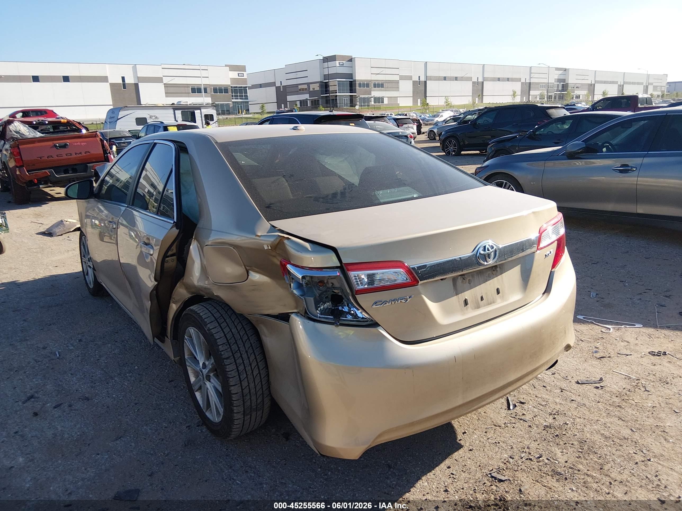 2012 Toyota Camry Xle Tan vin: 4T4BF1FK7CR160042