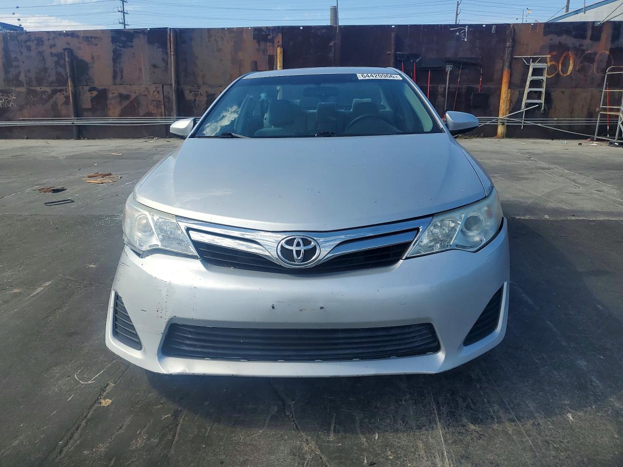 2012 Toyota Camry Le Silver vin: 4T4BF1FK7CR164981