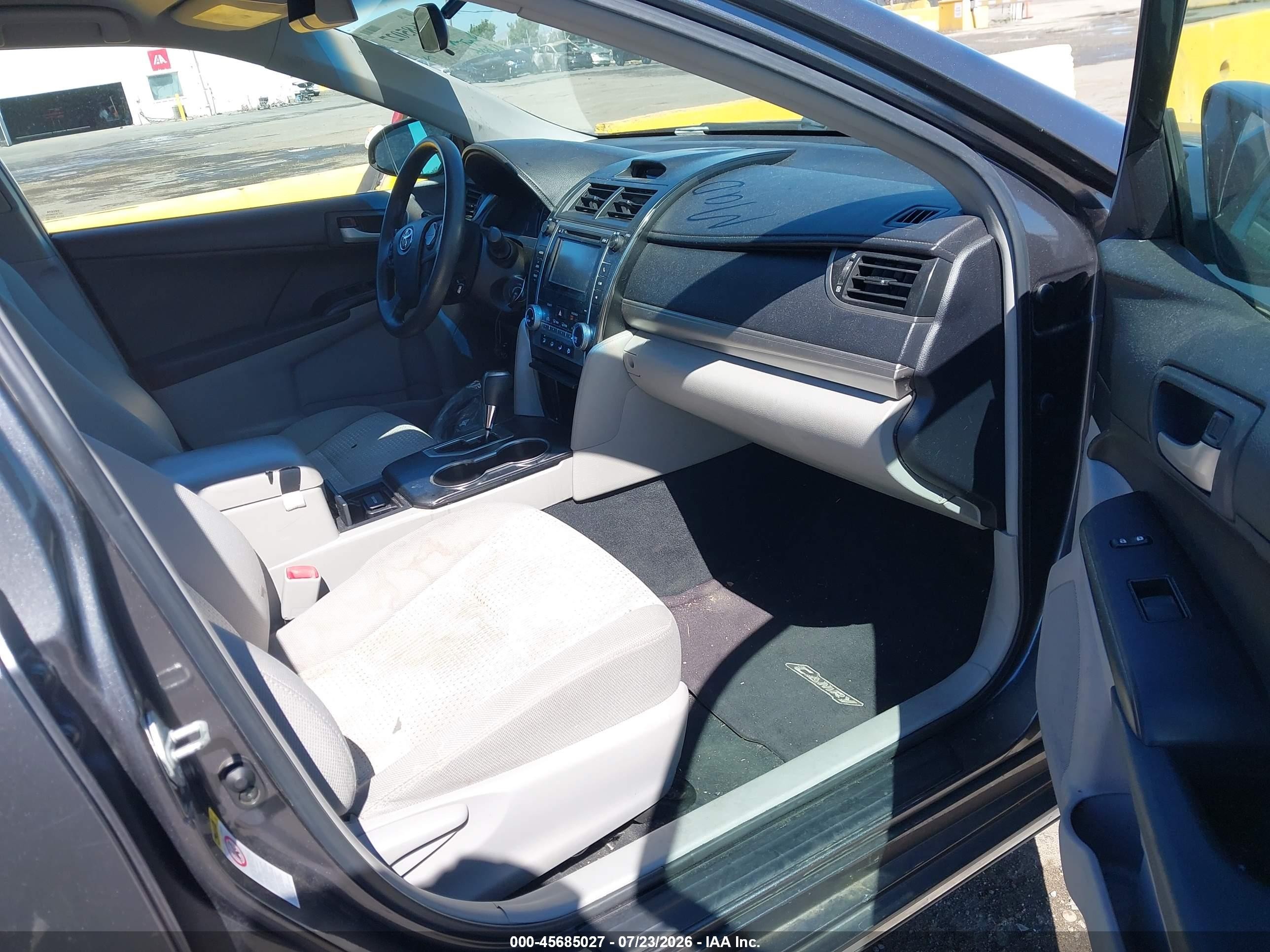 2012 Toyota Camry Le Gray vin: 4T4BF1FK7CR176001