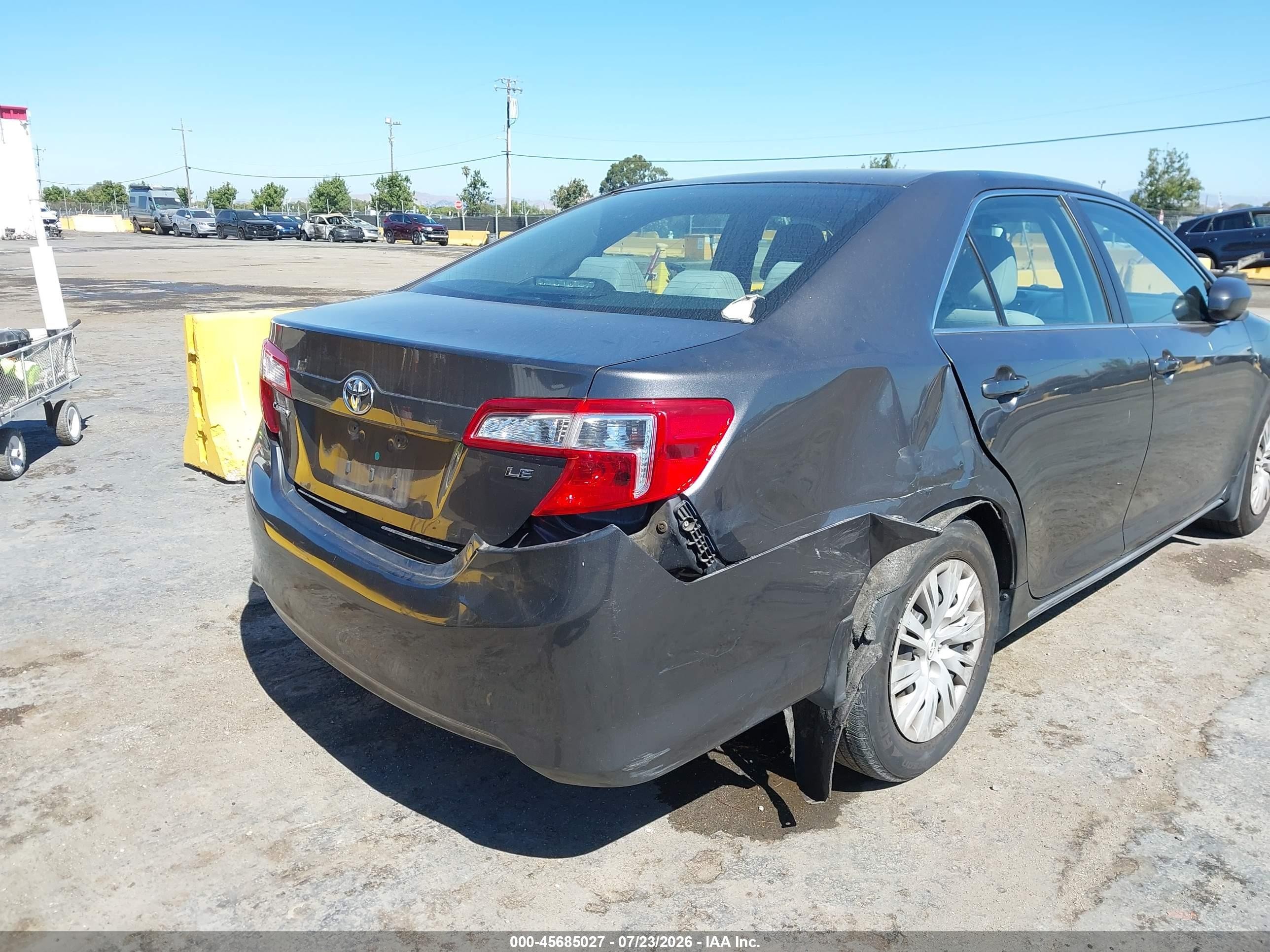 2012 Toyota Camry Le Gray vin: 4T4BF1FK7CR176001