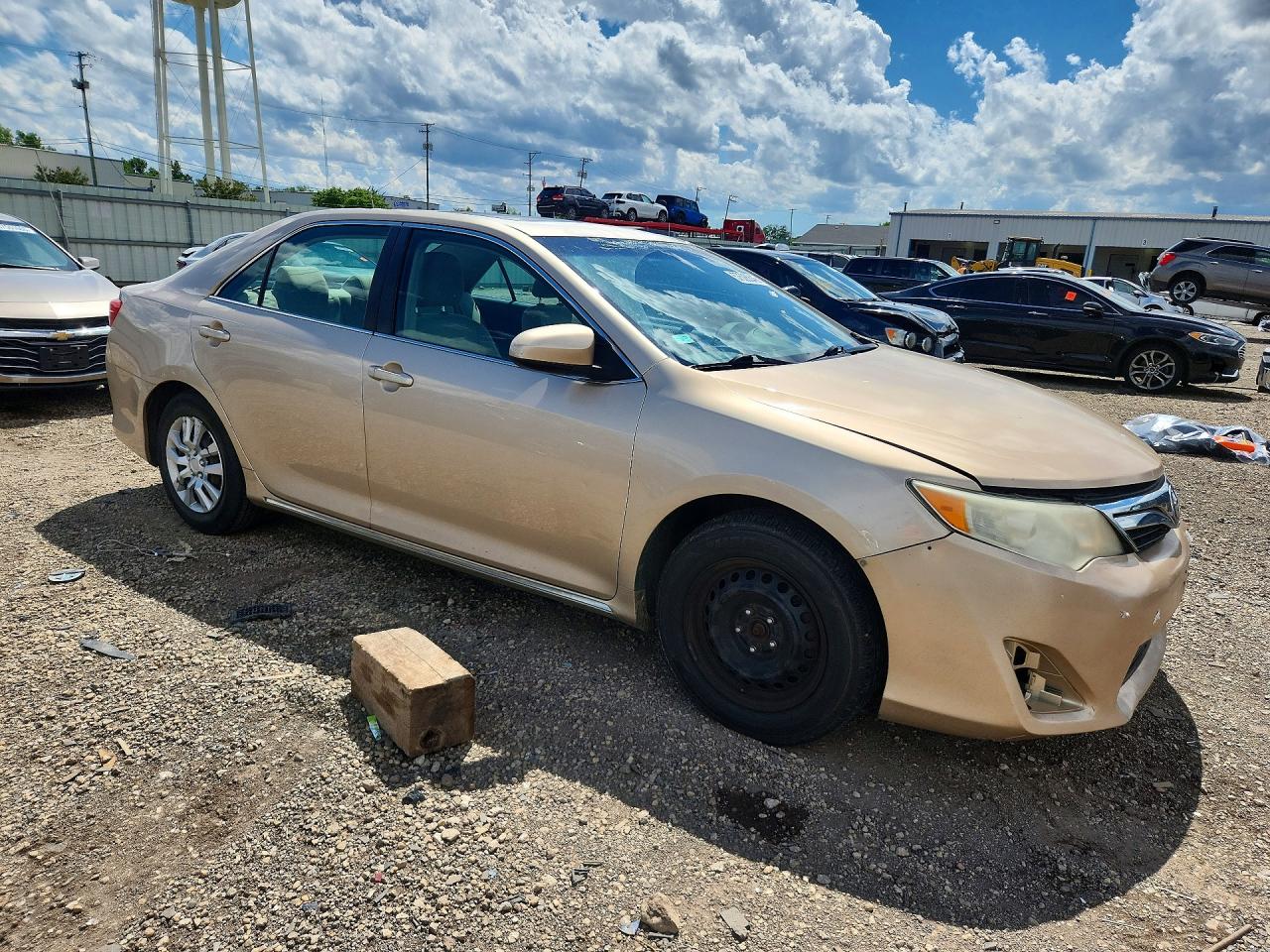 2012 Toyota Camry Le Gold vin: 4T4BF1FK7CR178699
