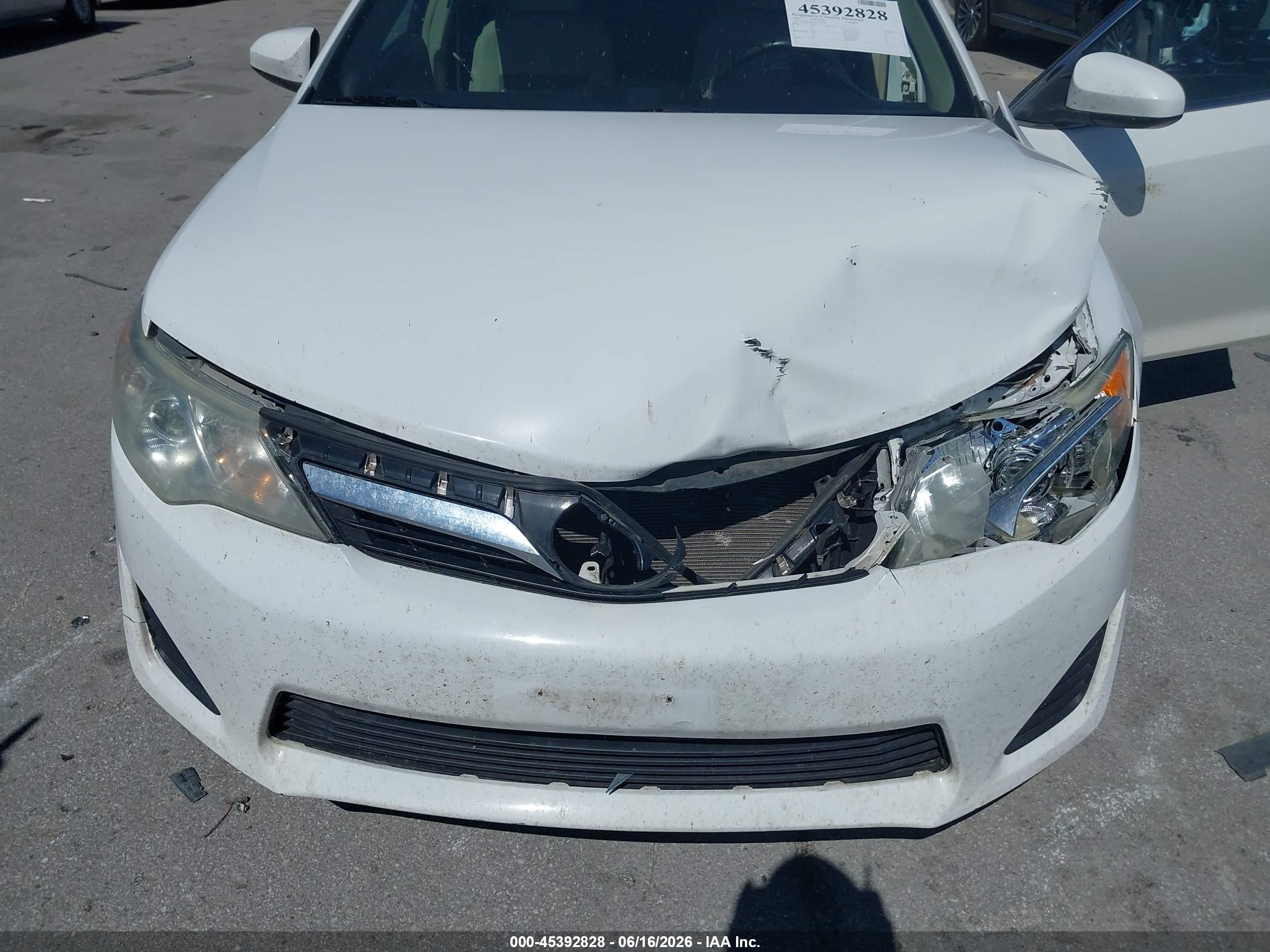 2012 Toyota Camry Le White vin: 4T4BF1FK7CR204010