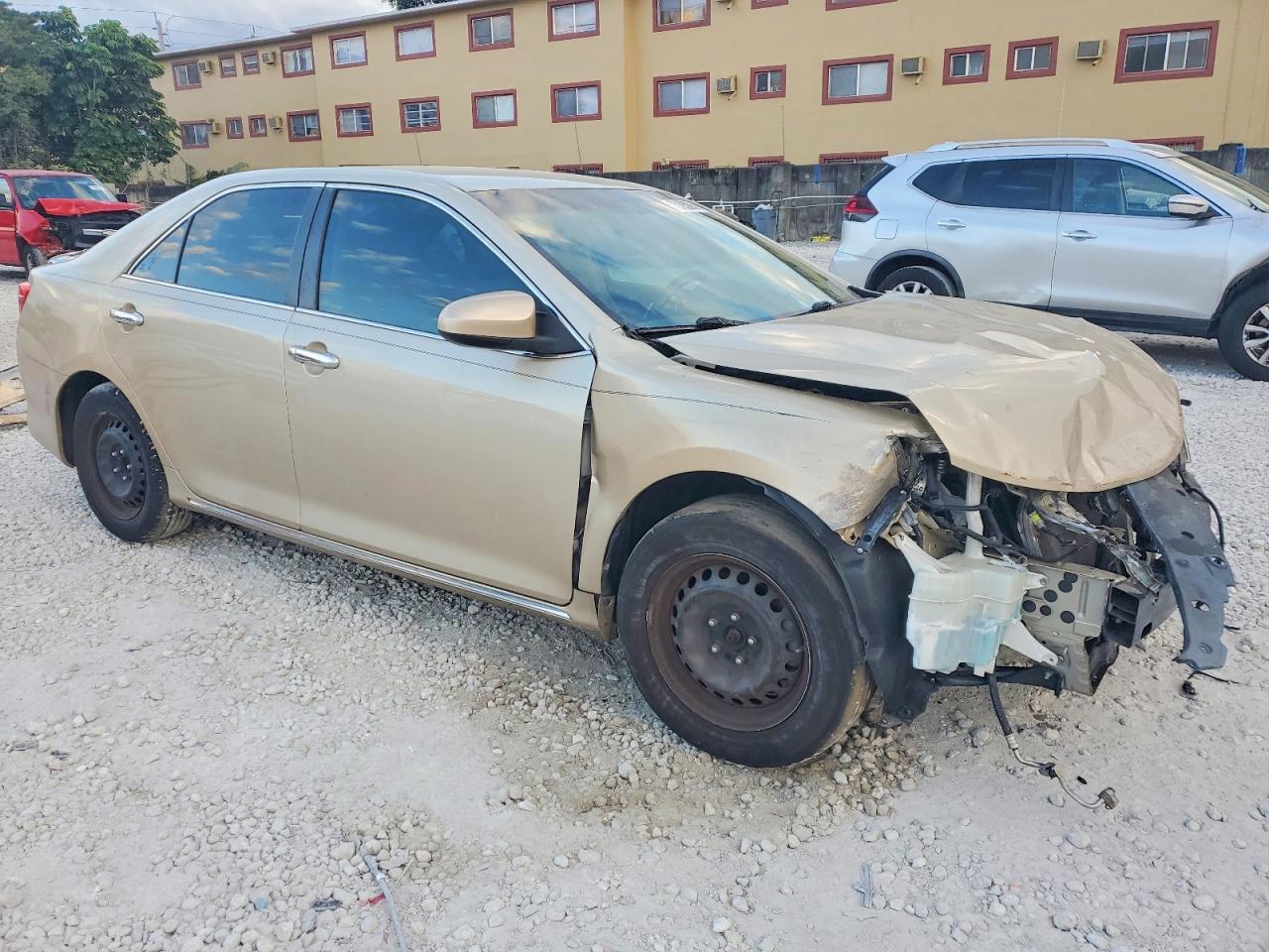2012 Toyota Camry Le Beige vin: 4T4BF1FK7CR229800