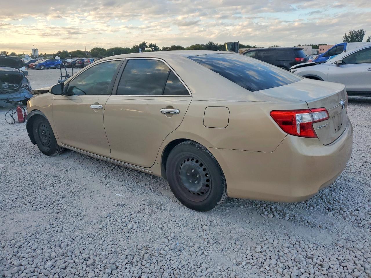 2012 Toyota Camry Le Beige vin: 4T4BF1FK7CR229800