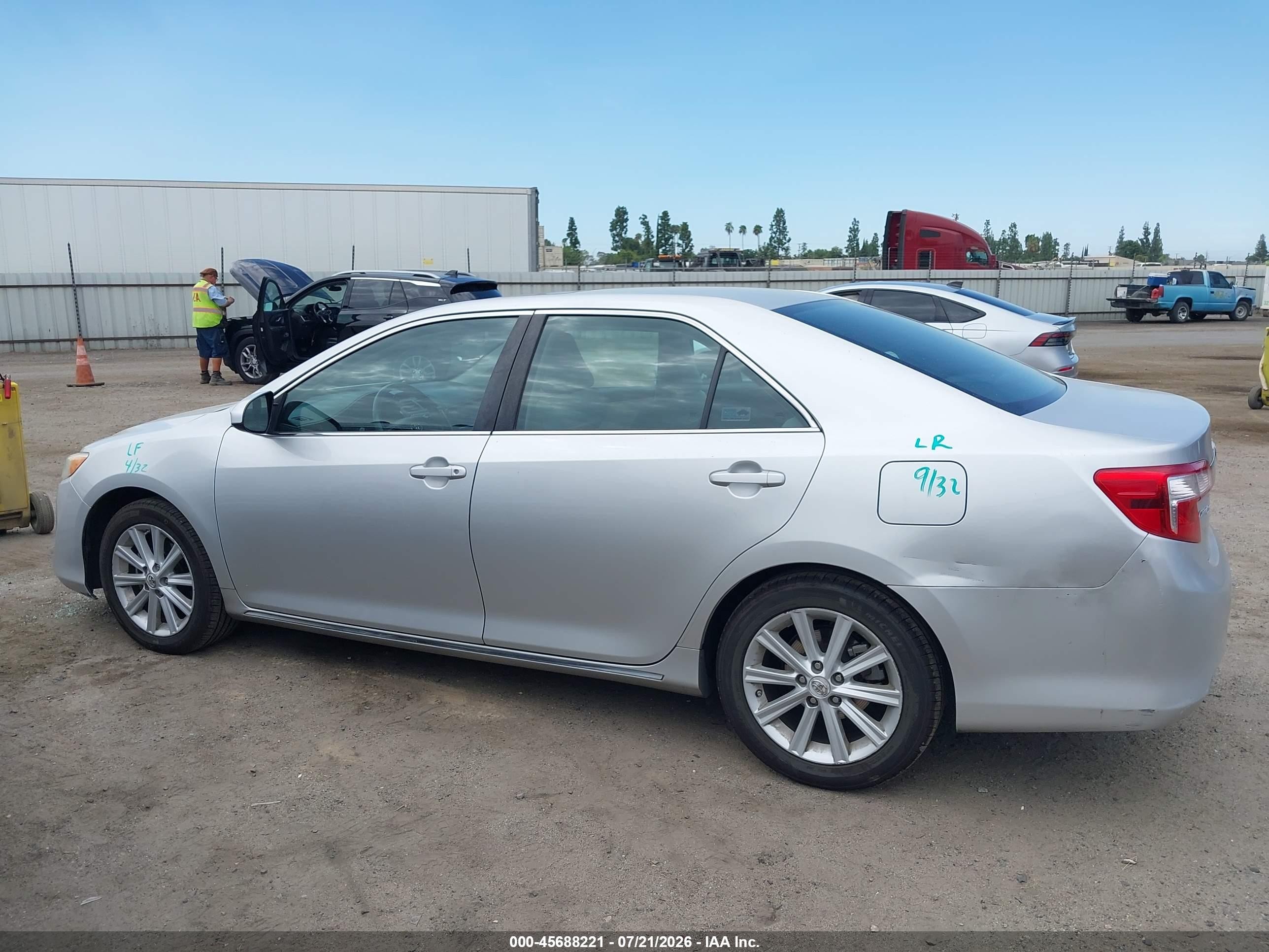2012 Toyota Camry Xle Silver vin: 4T4BF1FK7CR234348