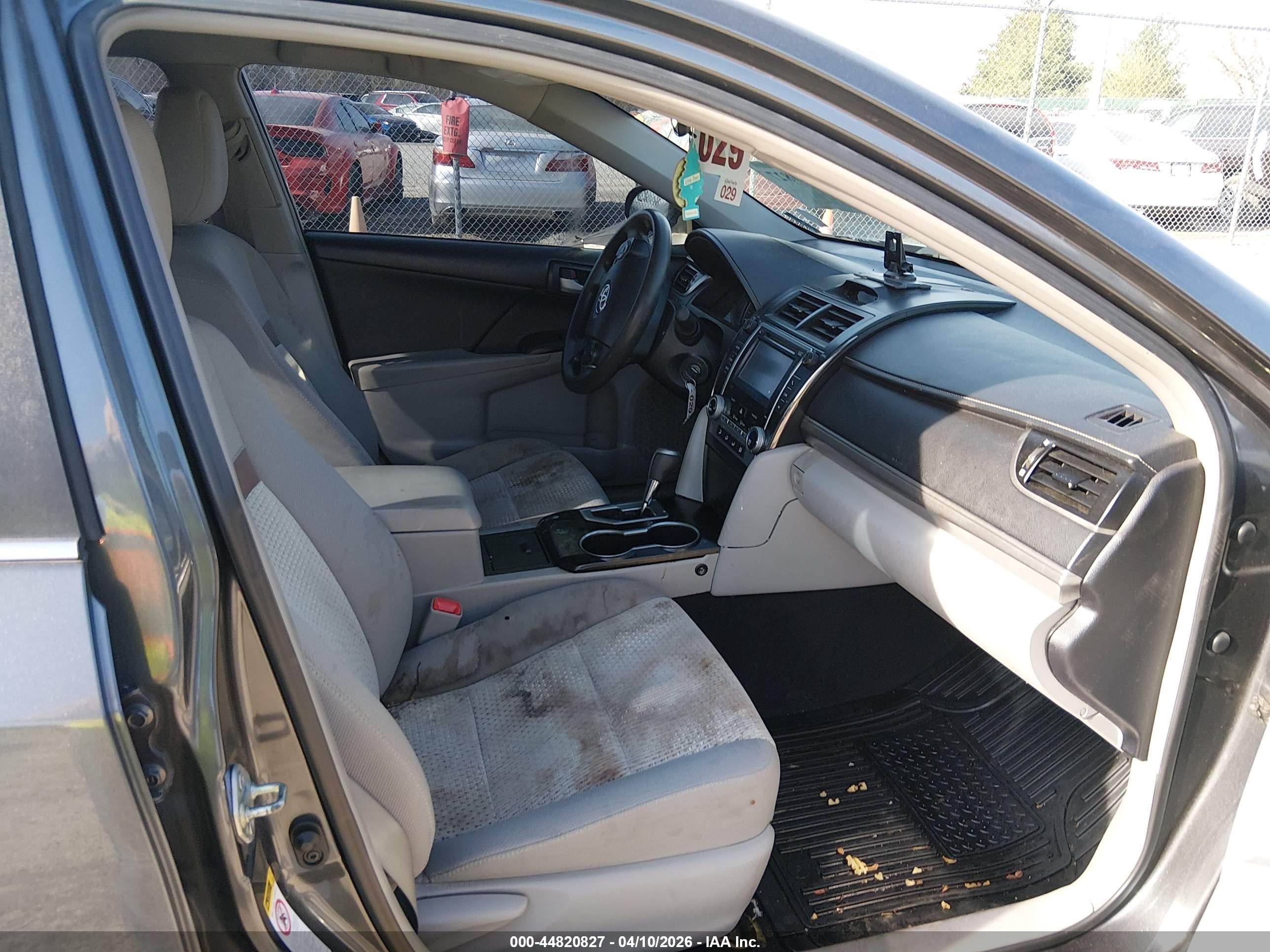 2013 Toyota Camry Le Серый vin: 4T4BF1FK7DR288797