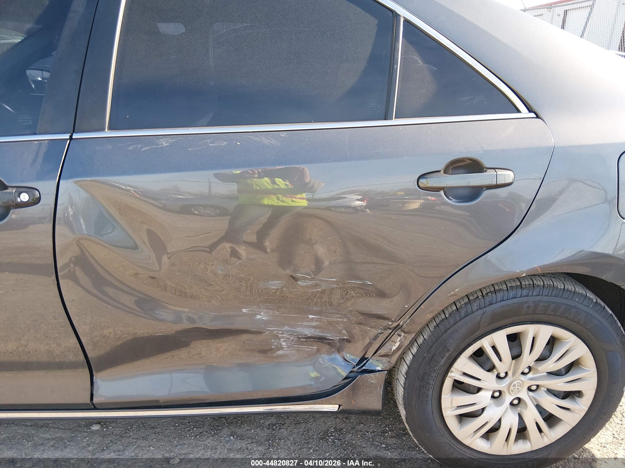 2013 Toyota Camry Le Серый vin: 4T4BF1FK7DR288797