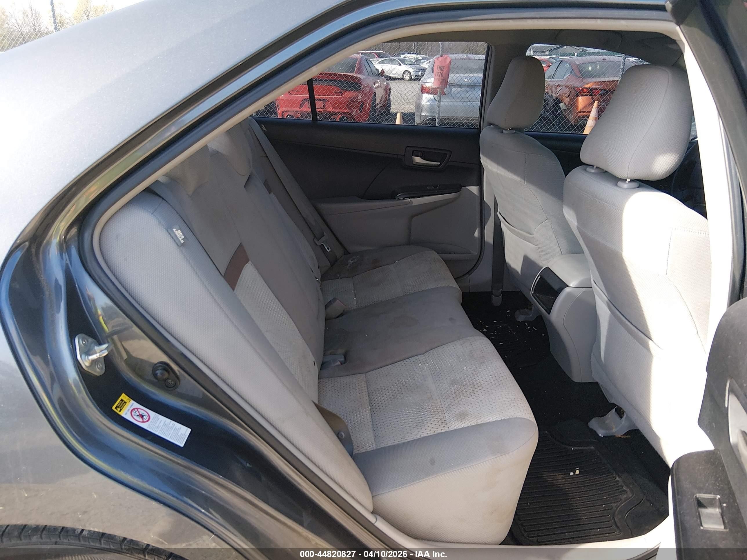 2013 Toyota Camry Le Серый vin: 4T4BF1FK7DR288797