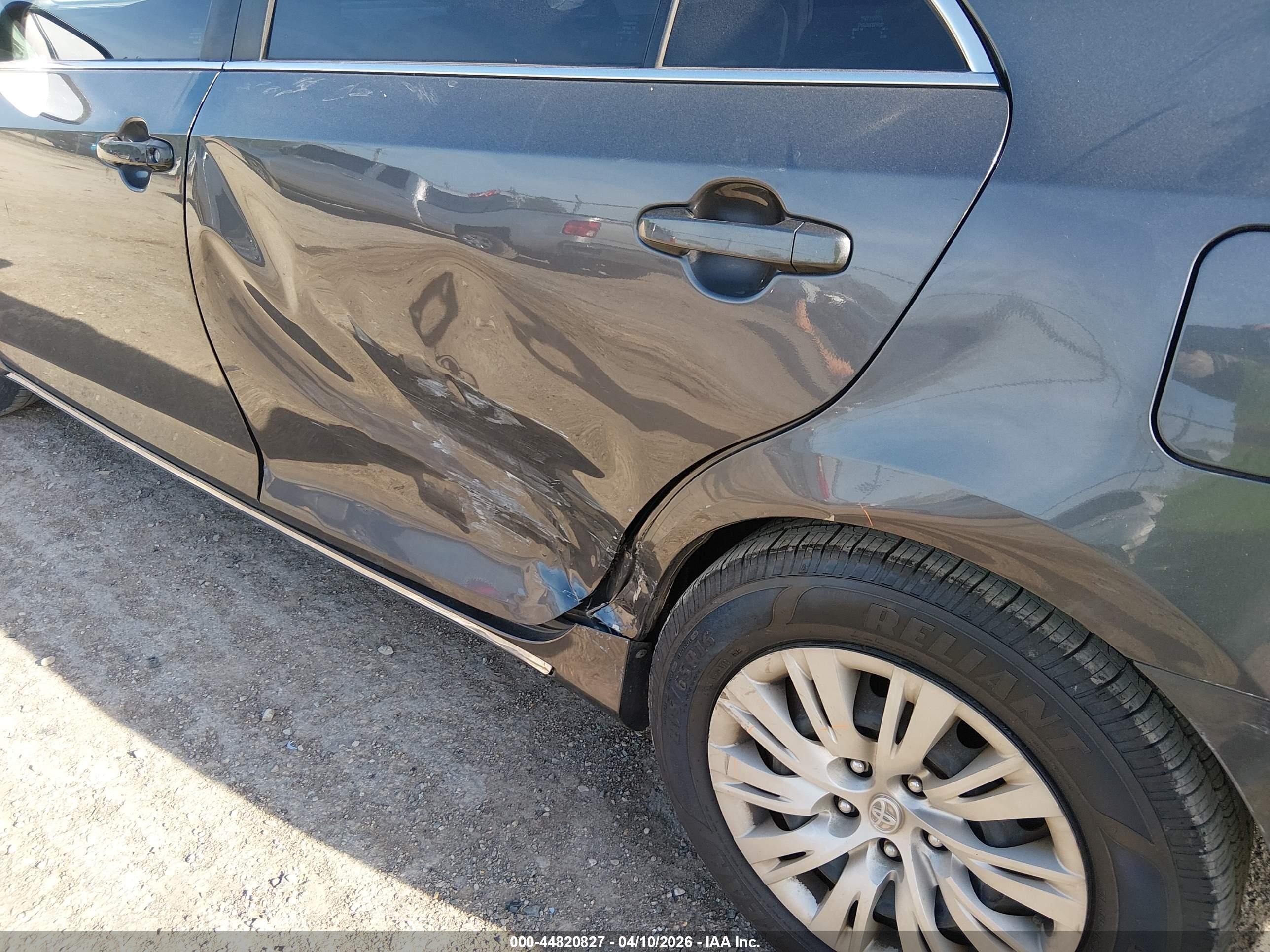 2013 Toyota Camry Le Серый vin: 4T4BF1FK7DR288797