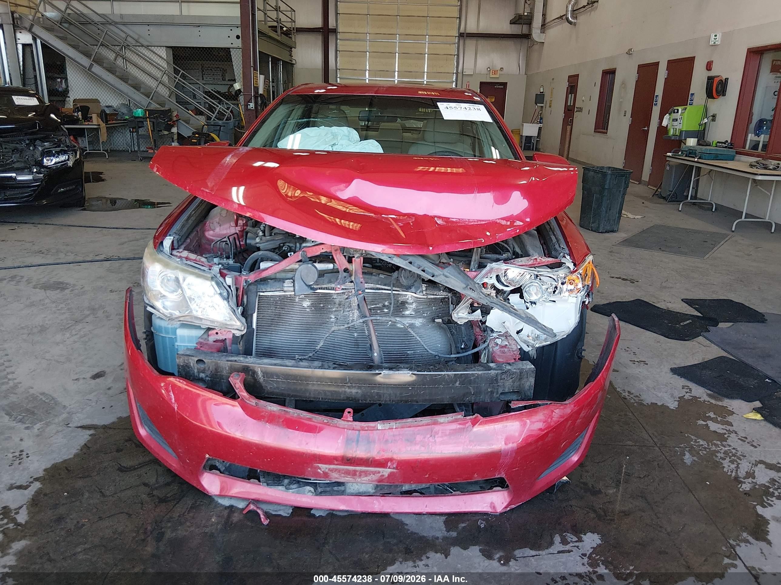 2013 Toyota Camry Le Red vin: 4T4BF1FK7DR307414