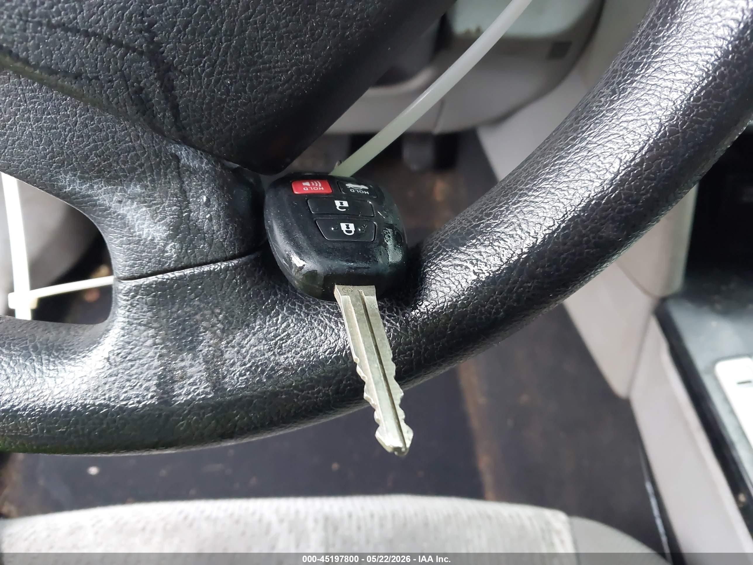 2013 Toyota Camry Le Silver vin: 4T4BF1FK7DR311091