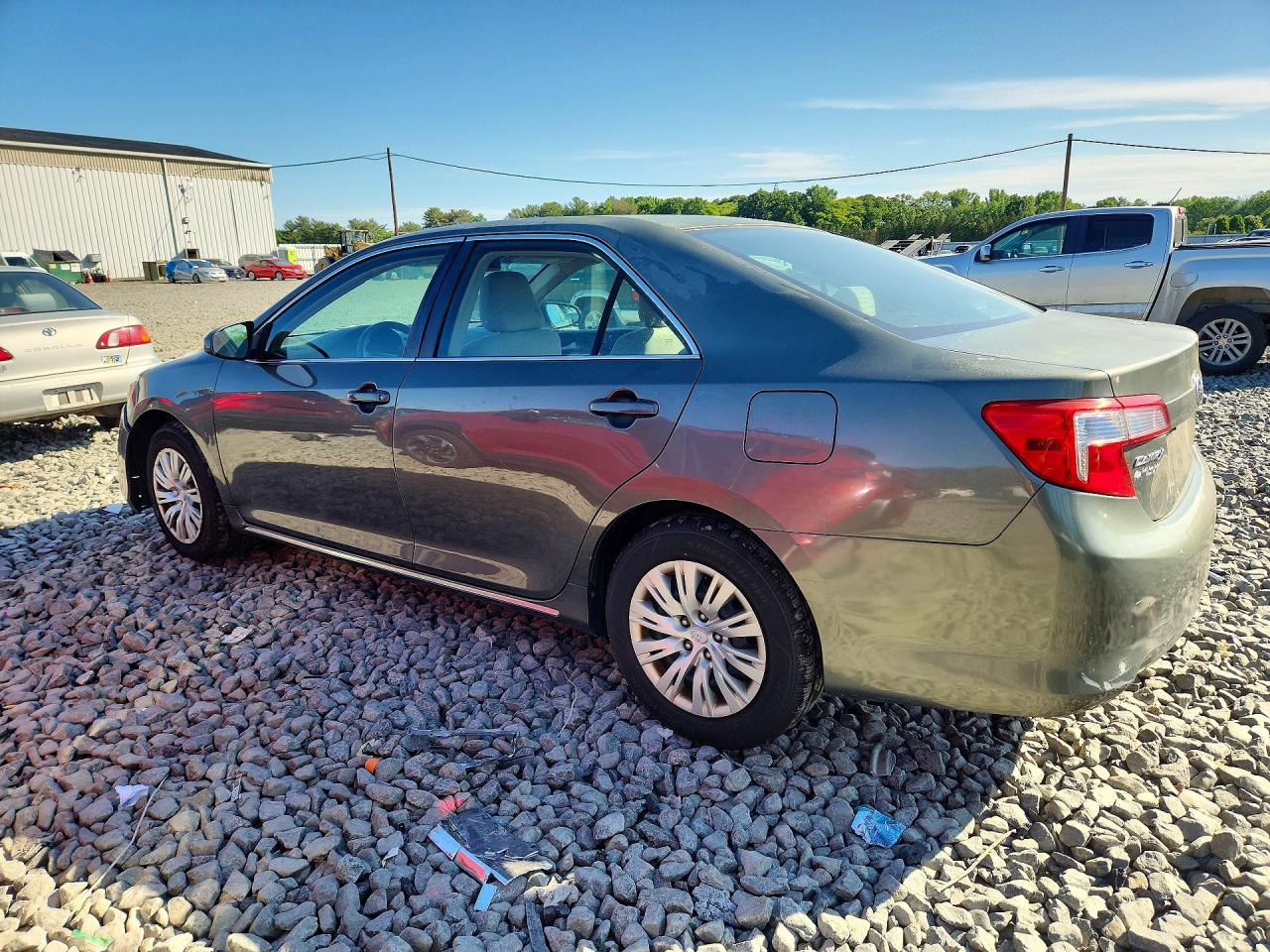 2013 Toyota Camry Le Green vin: 4T4BF1FK7DR313150