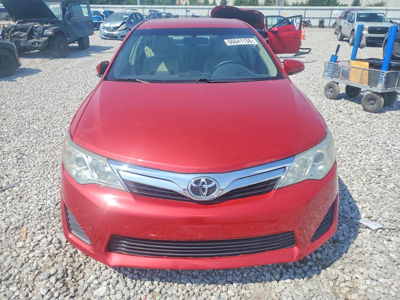 2013 Toyota Camry Le Red vin: 4T4BF1FK7DR314640