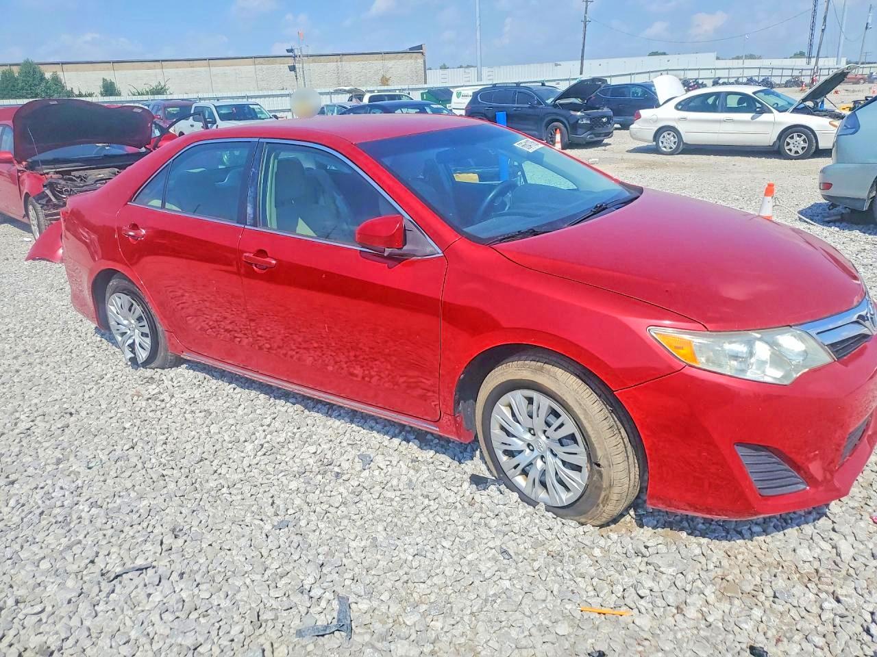 2013 Toyota Camry Le Red vin: 4T4BF1FK7DR314640