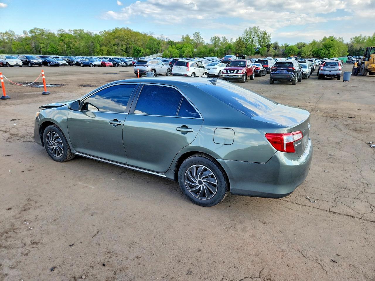 2014 Toyota Camry Le Зеленый vin: 4T4BF1FK7ER347607
