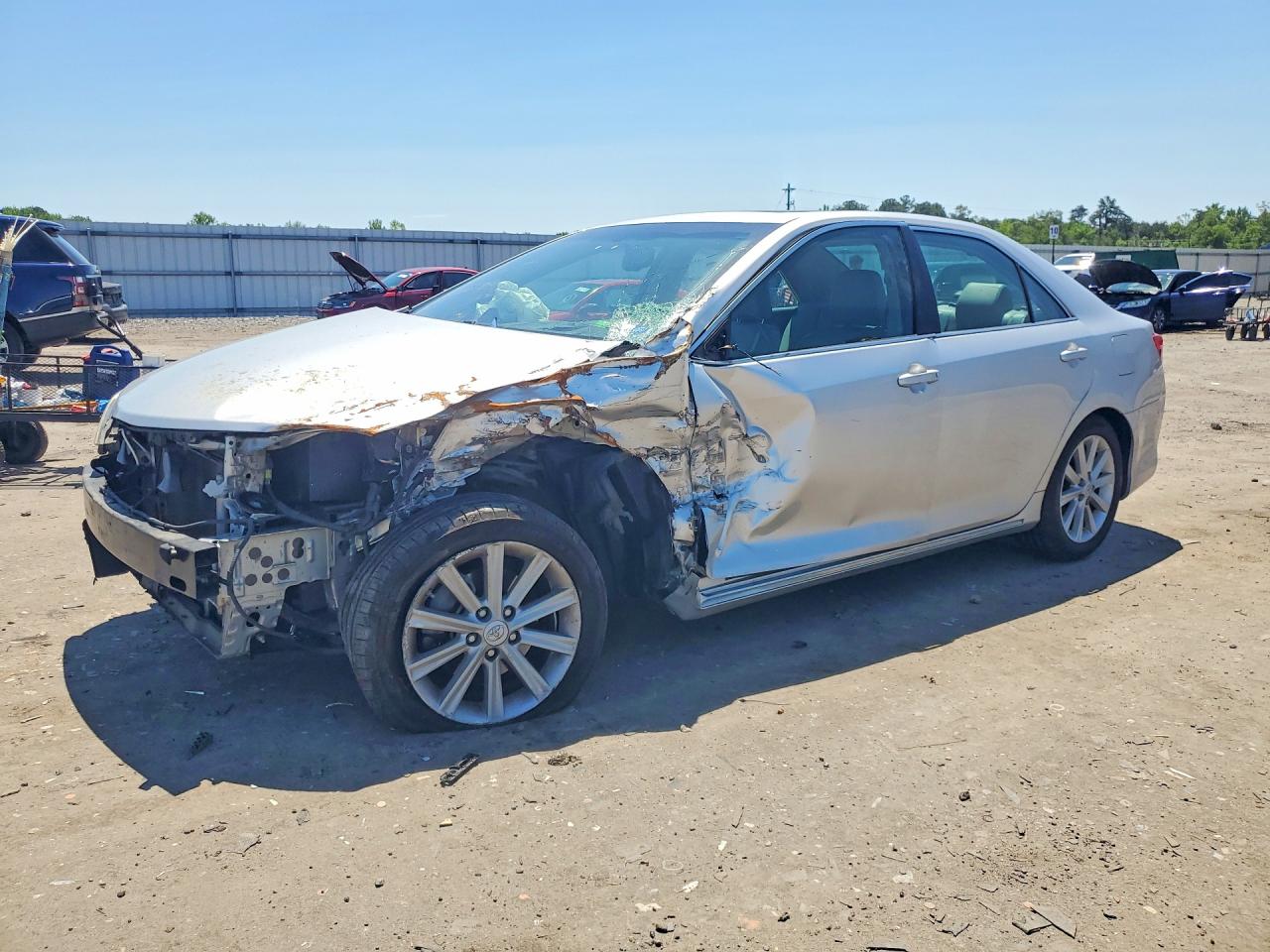 2014 Toyota Camry Xle Silver vin: 4T4BF1FK7ER371003