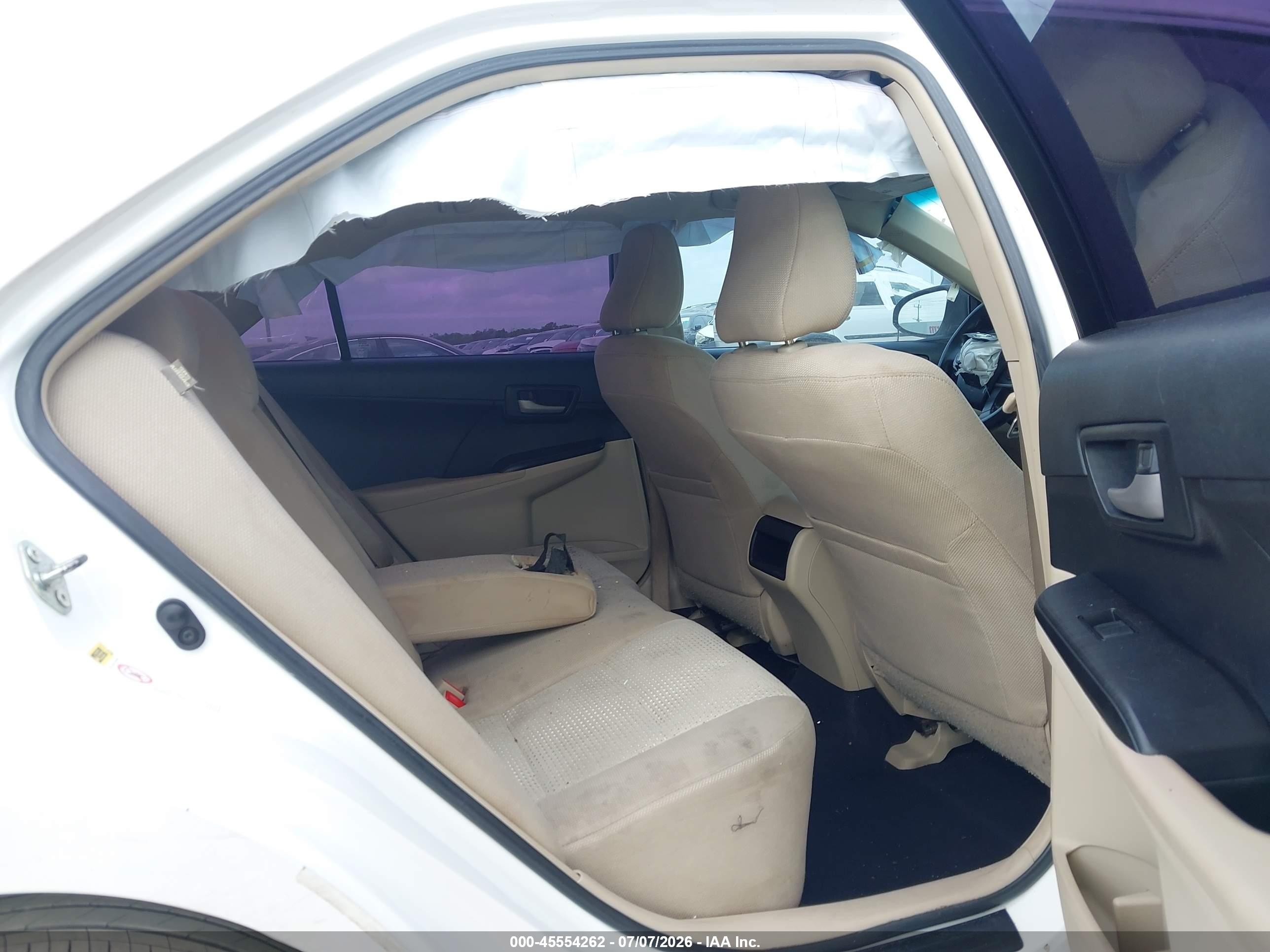 2014 Toyota Camry Le White vin: 4T4BF1FK7ER371776