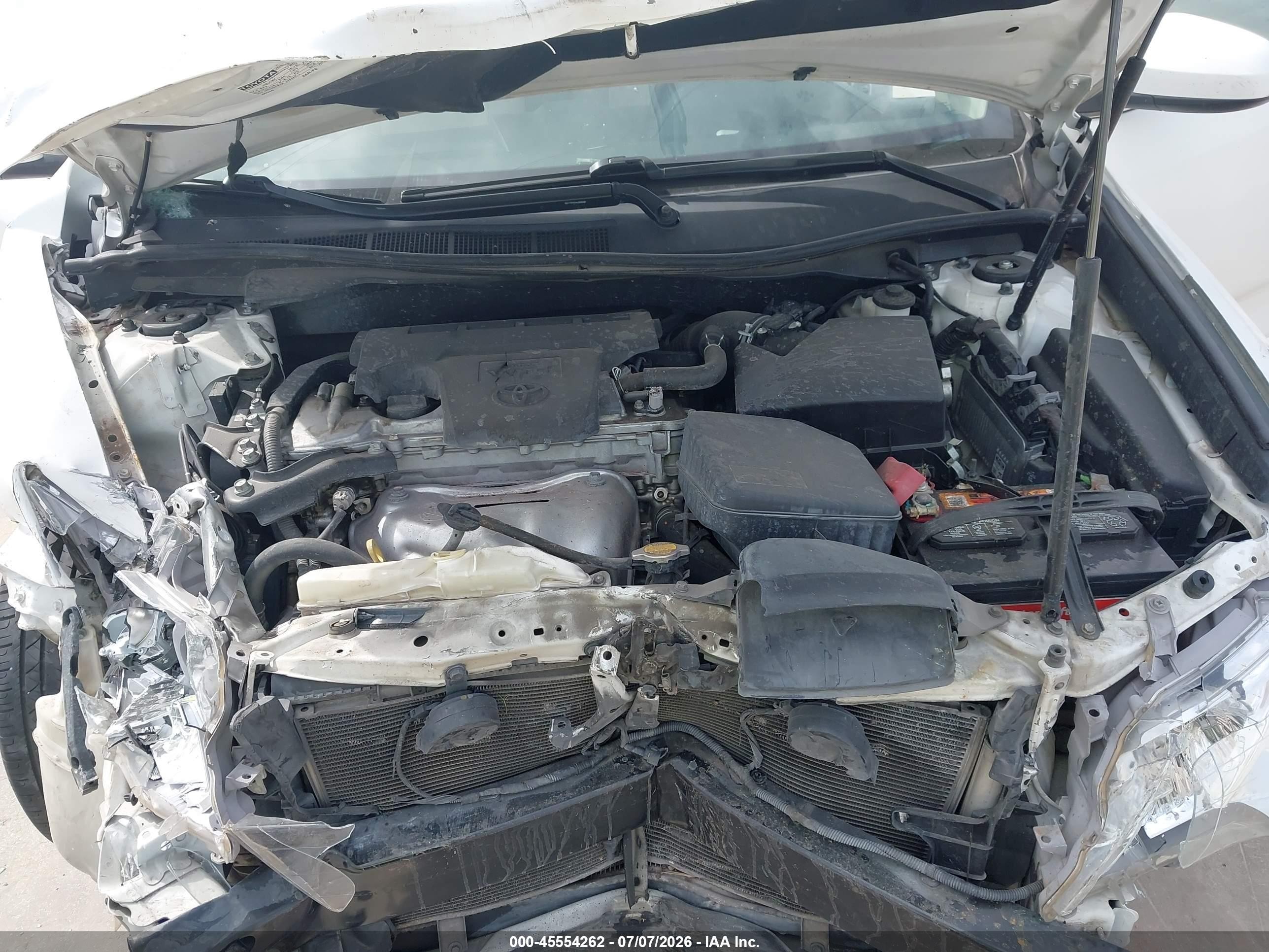 2014 Toyota Camry Le White vin: 4T4BF1FK7ER371776
