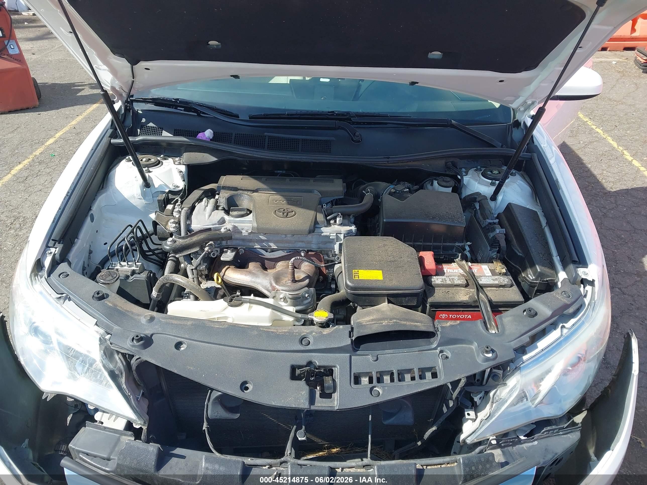 2014 Toyota Camry Le White vin: 4T4BF1FK7ER380493